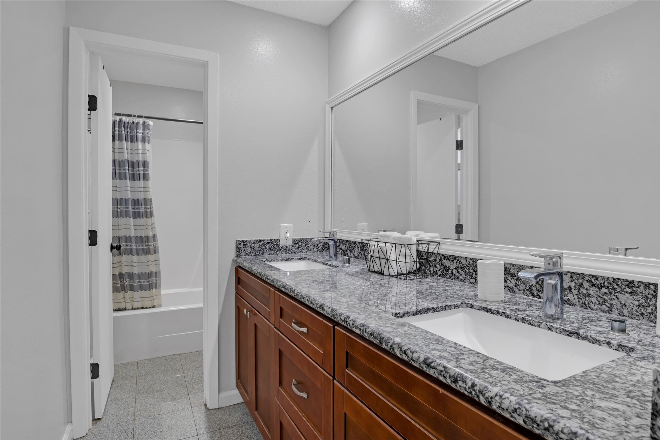 2507 37th Street Property Photo 16