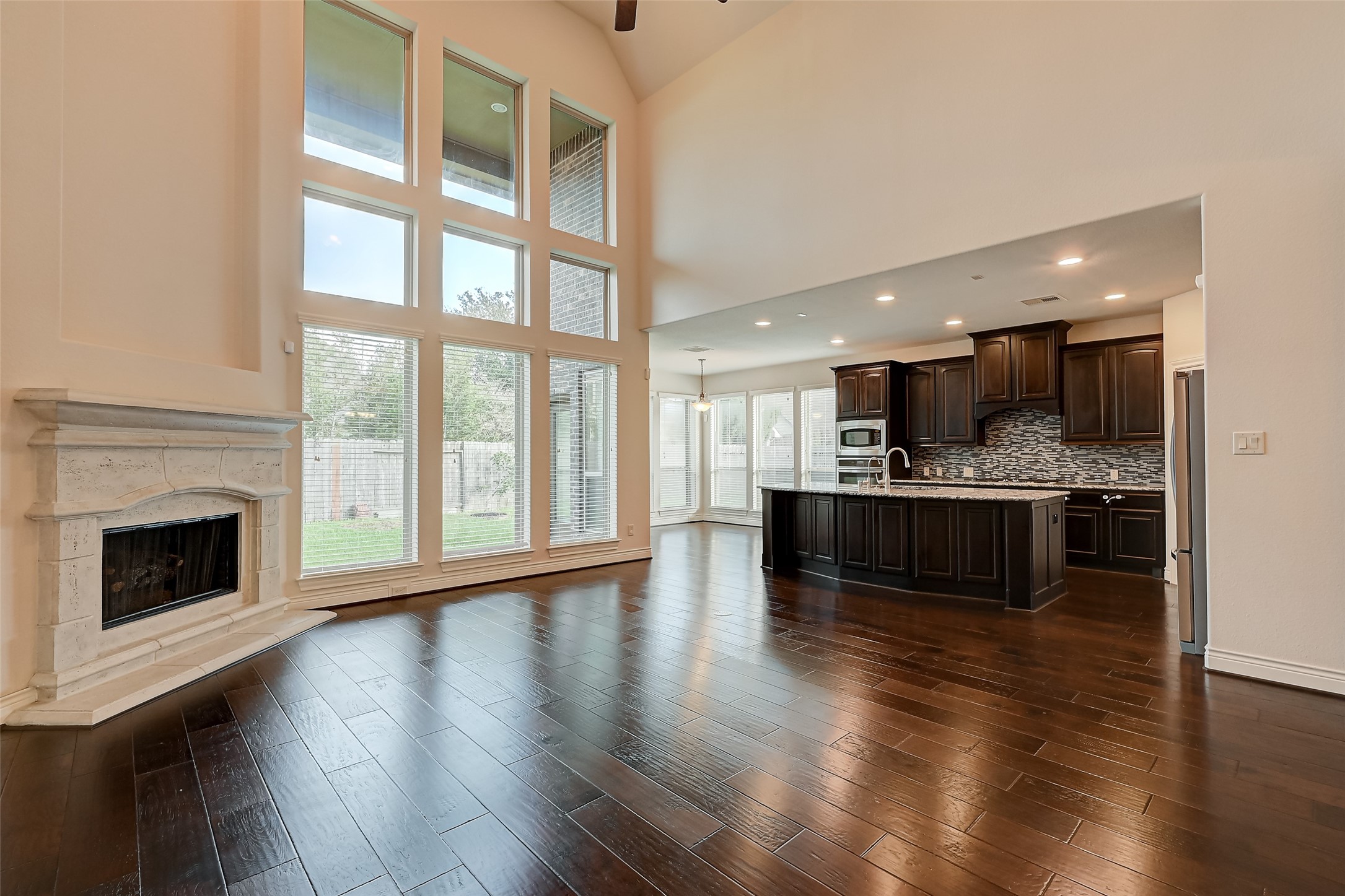 4006 Misty Waters Lane Property Photo 12