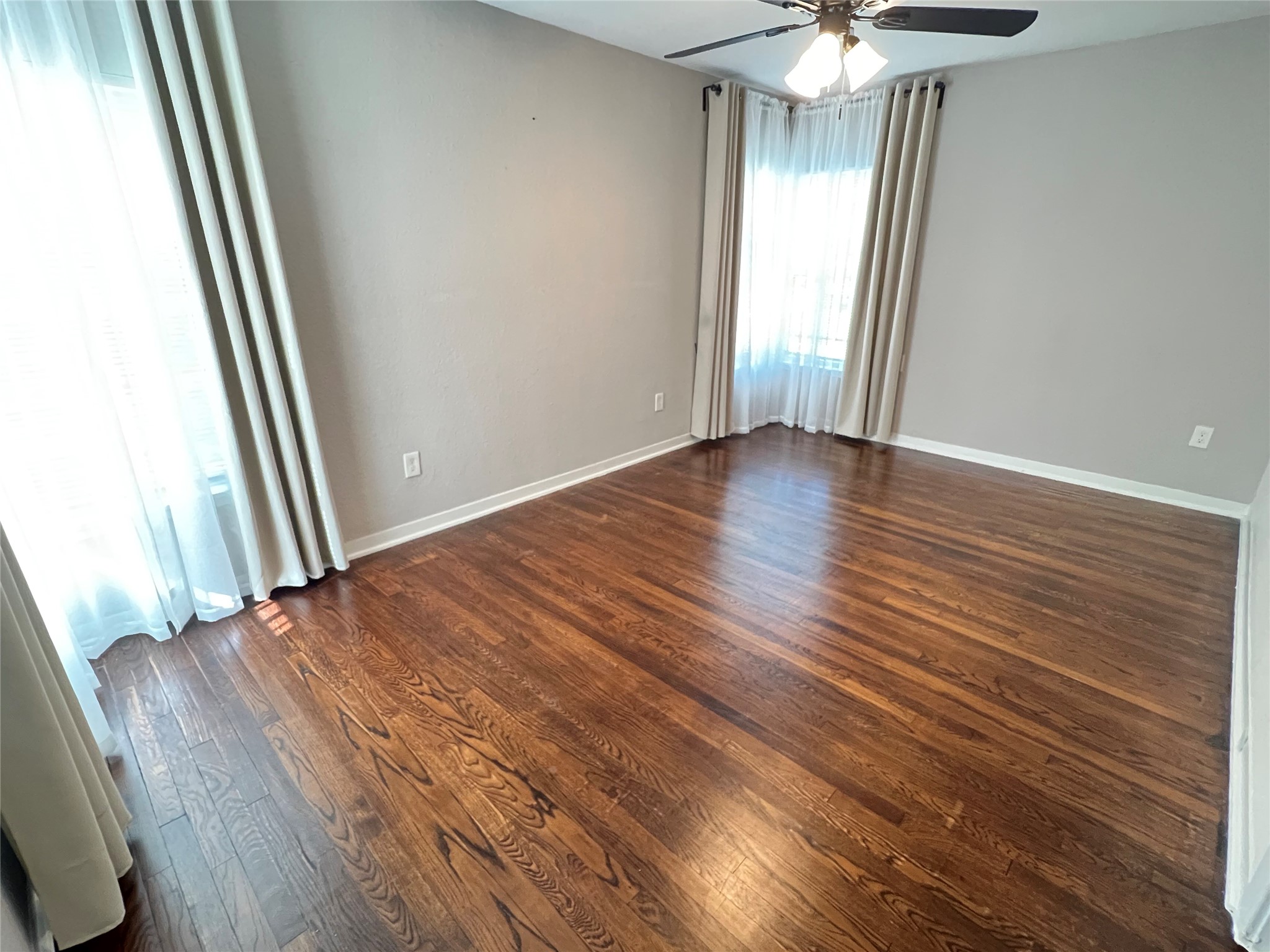 4705 Park Drive Property Photo 4