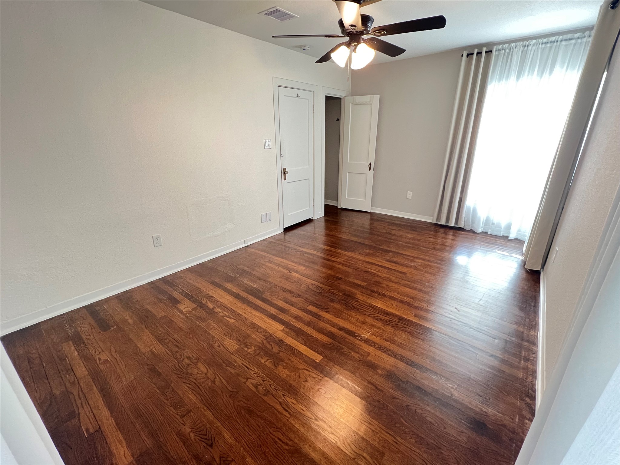 4705 Park Drive Property Photo 6