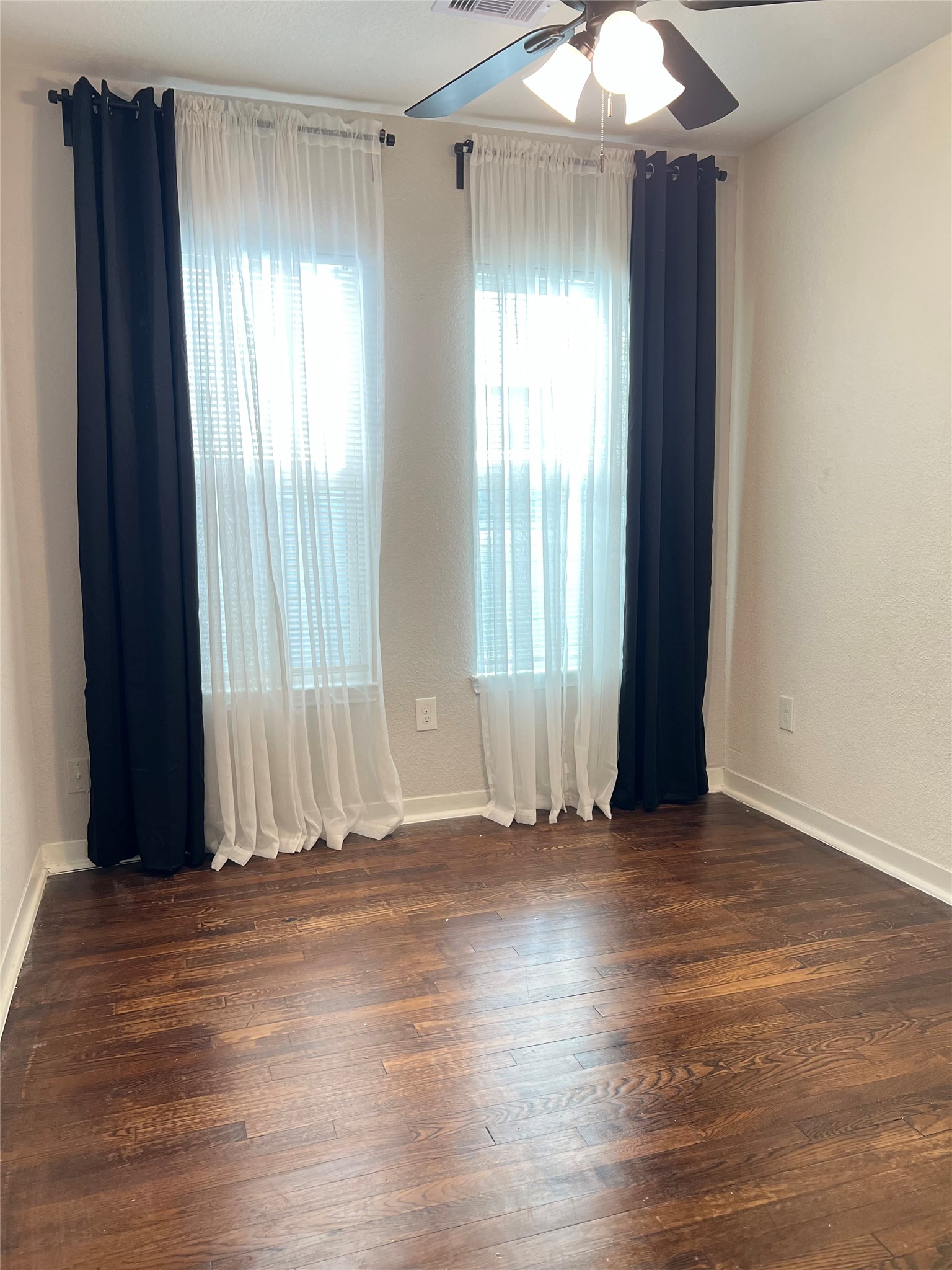 4705 Park Drive Property Photo 8