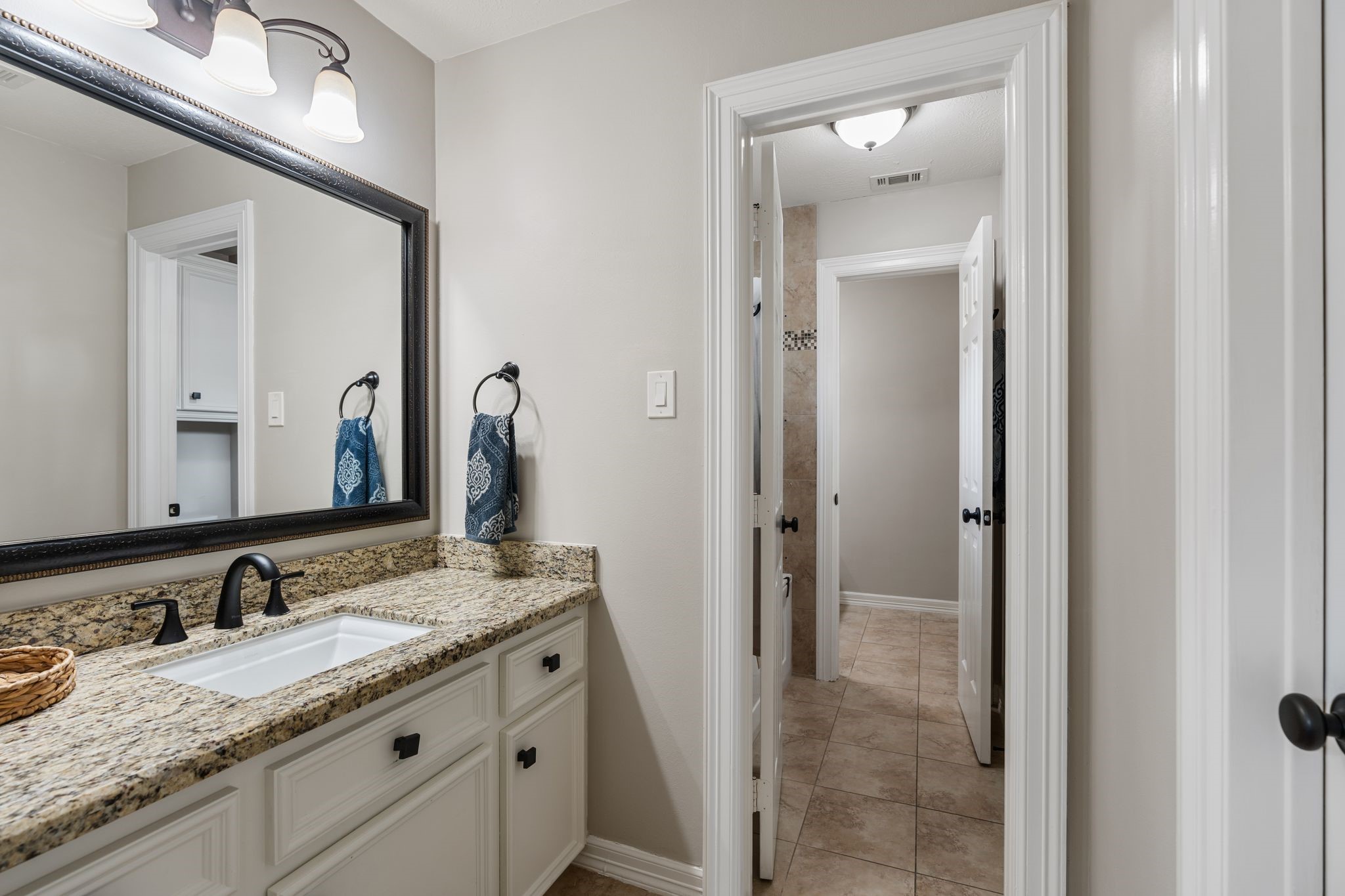 7027 Centre Oaks Drive Property Photo 37