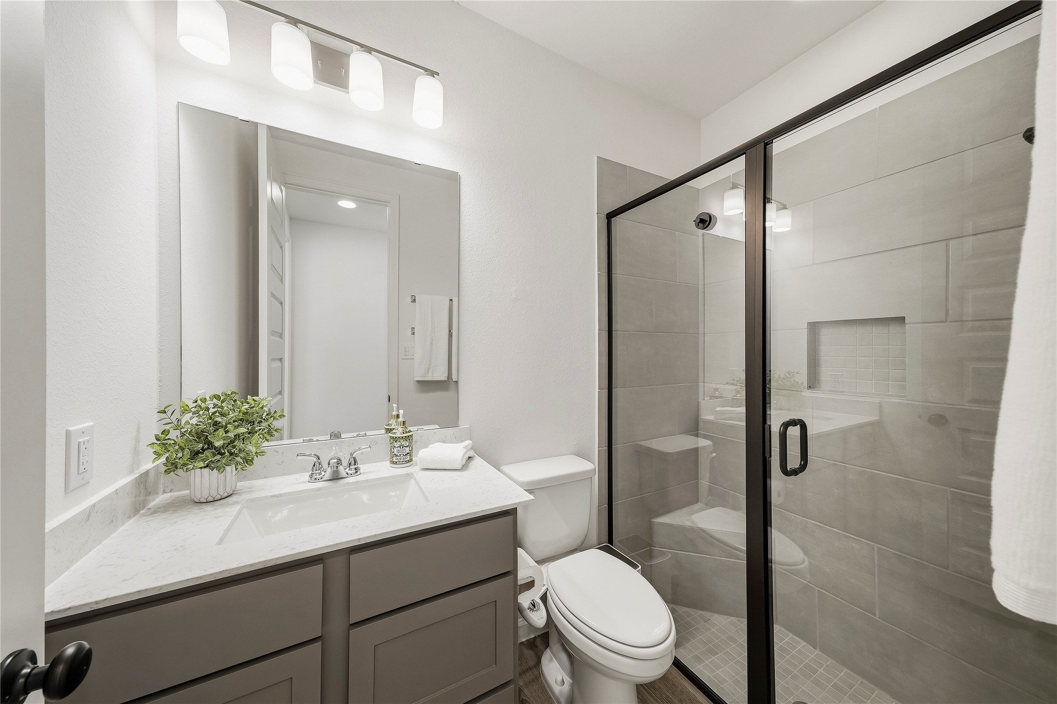 10606 Novy Grove Drive Property Photo 15