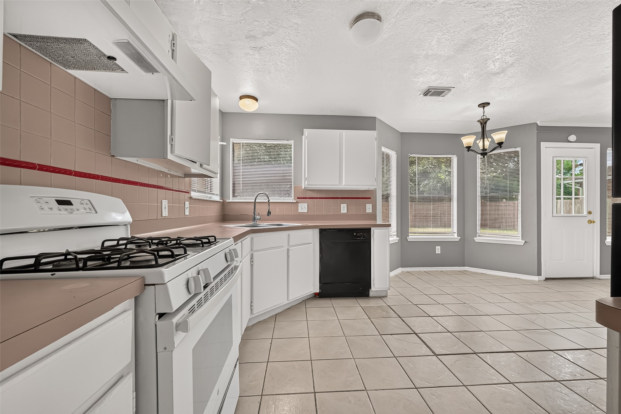 15103 Beechnut Street Property Photo 20