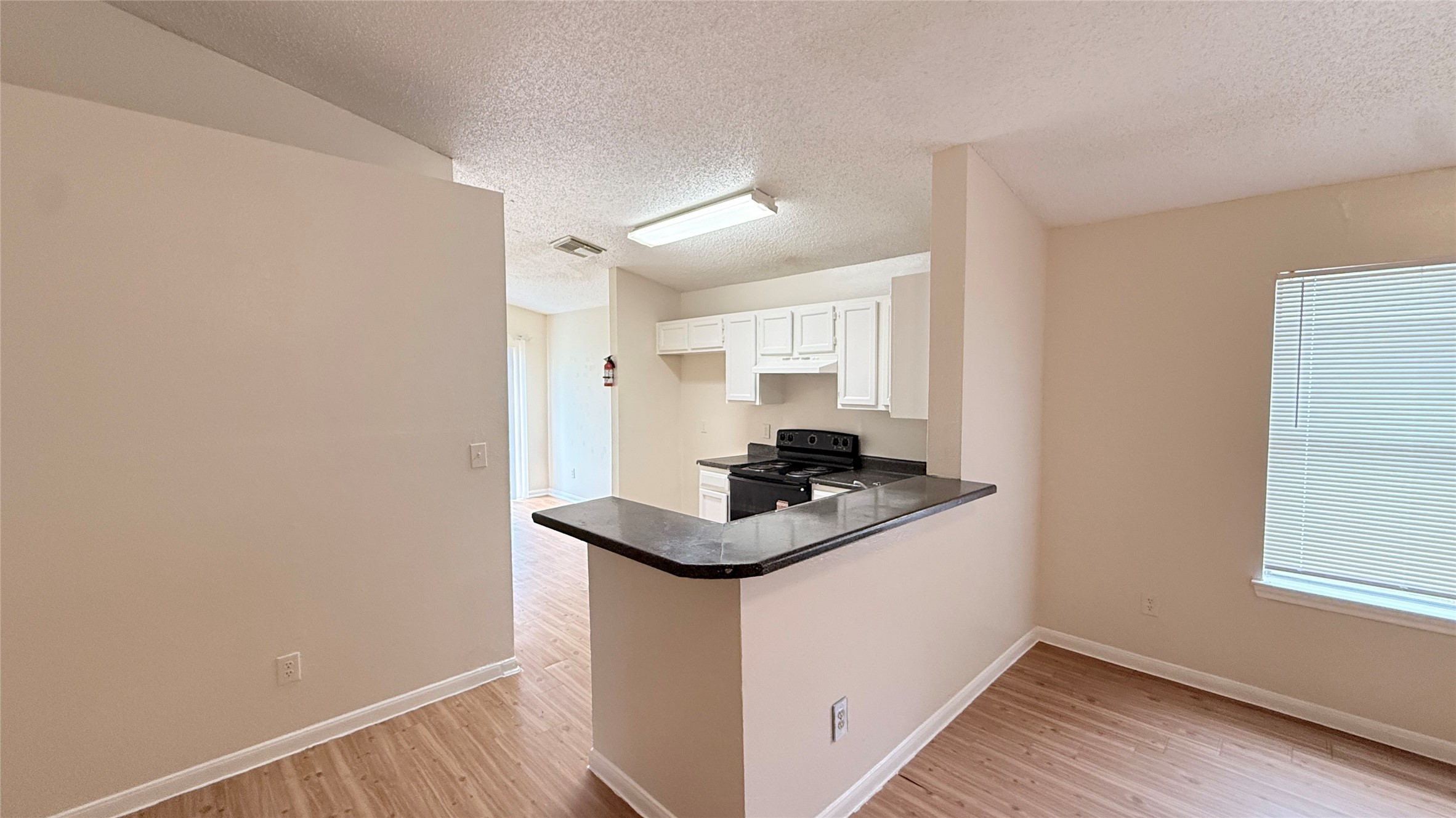 15821 Ridgecroft Road Property Photo 4