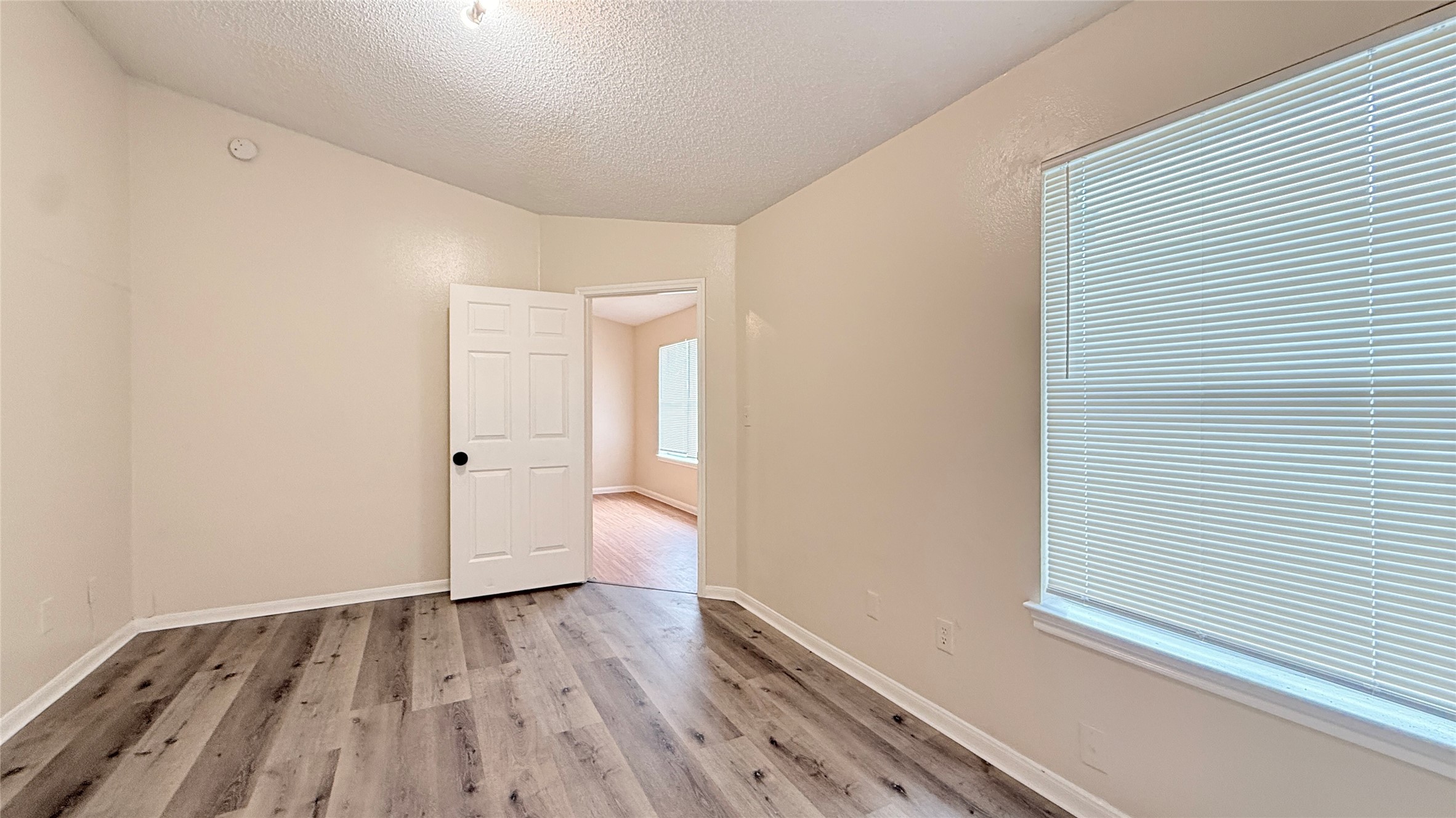 15821 Ridgecroft Road Property Photo 8