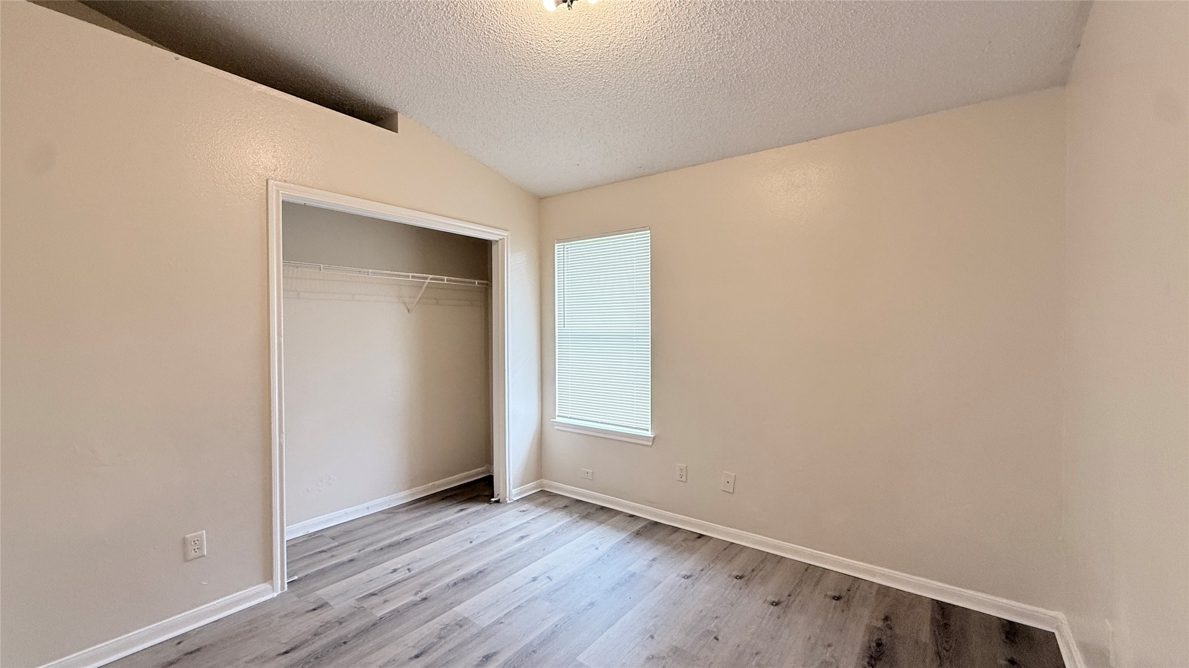 15821 Ridgecroft Road Property Photo 10