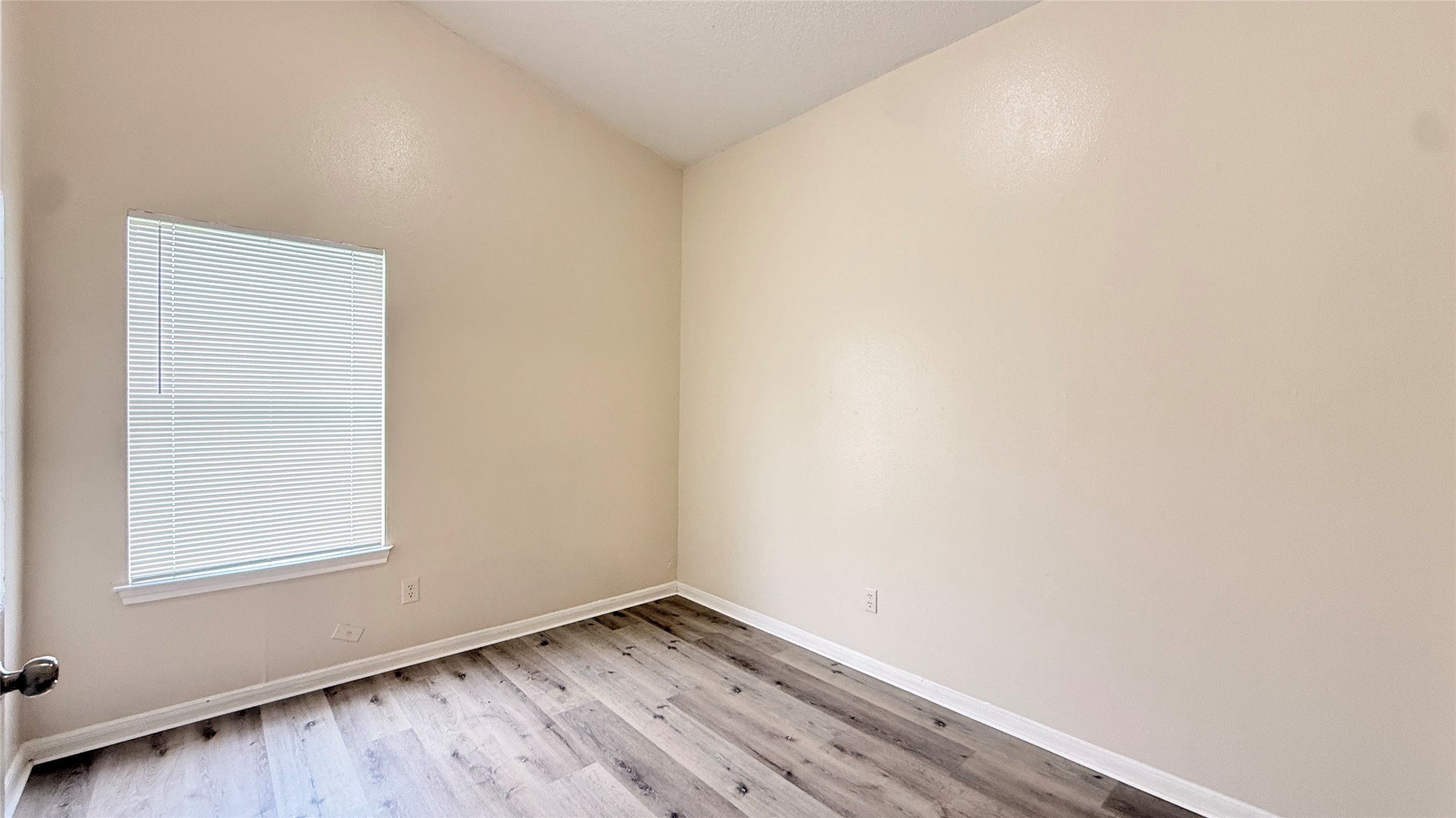 15821 Ridgecroft Road Property Photo 12