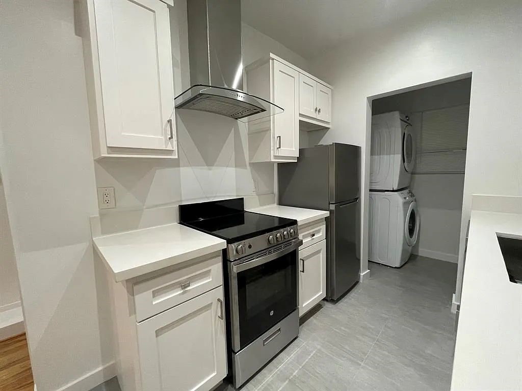 2118 1/2 Carter Street Property Photo 4
