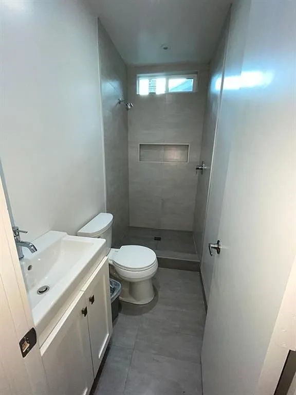 2118 1/2 Carter Street Property Photo 8