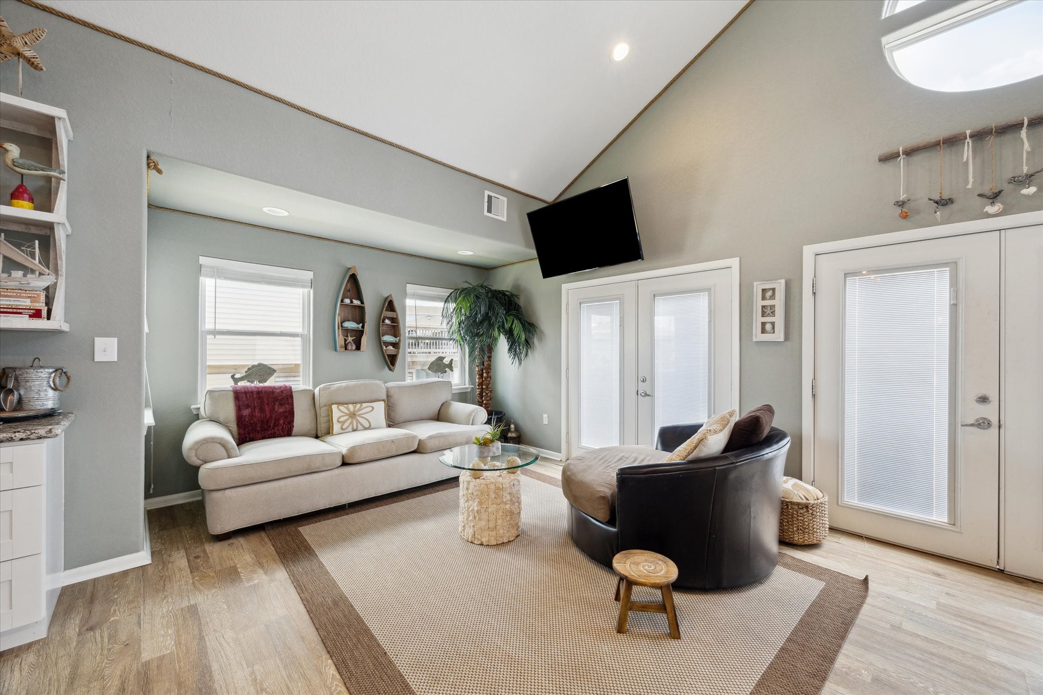 219 Bora Bora Drive Property Photo 8