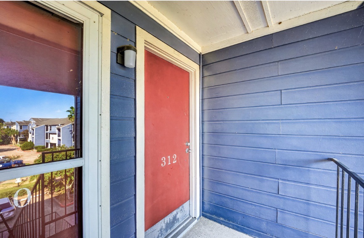 18511 Egret Bay Boulevard 312 Property Photo 1