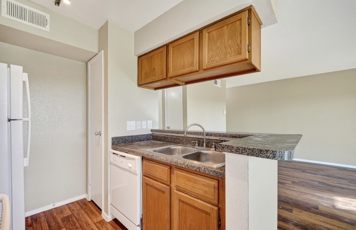 18511 Egret Bay Boulevard 312 Property Photo 2