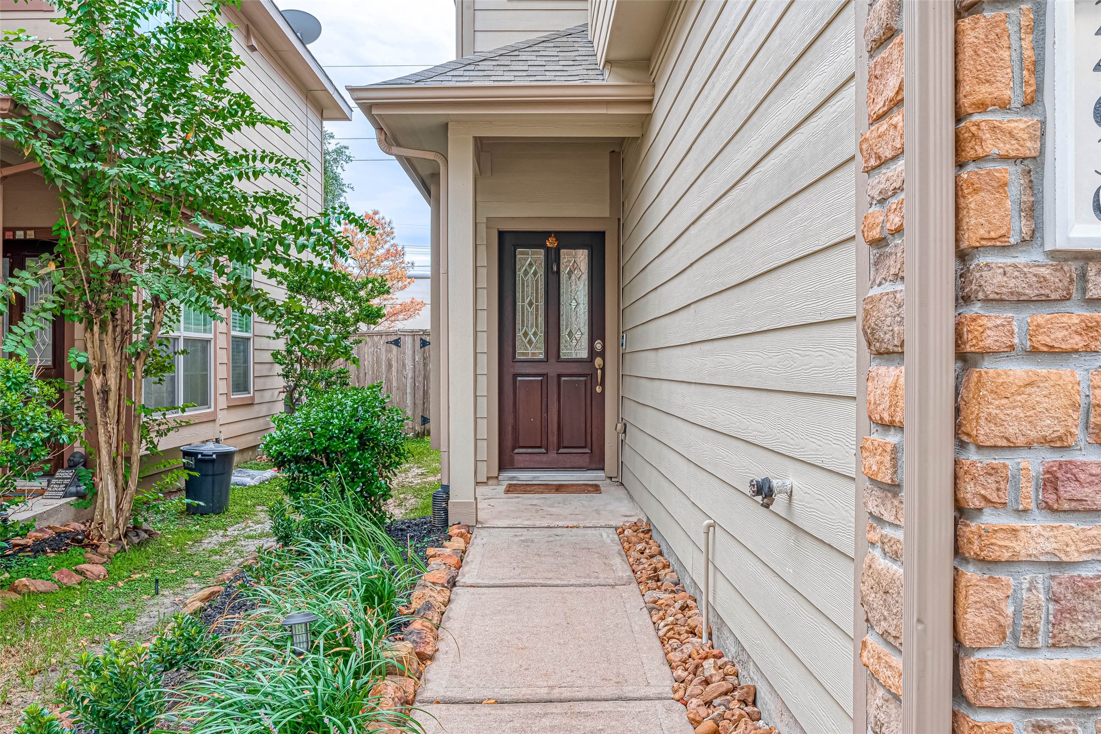 24630 Folkstone Circle Property Photo 3