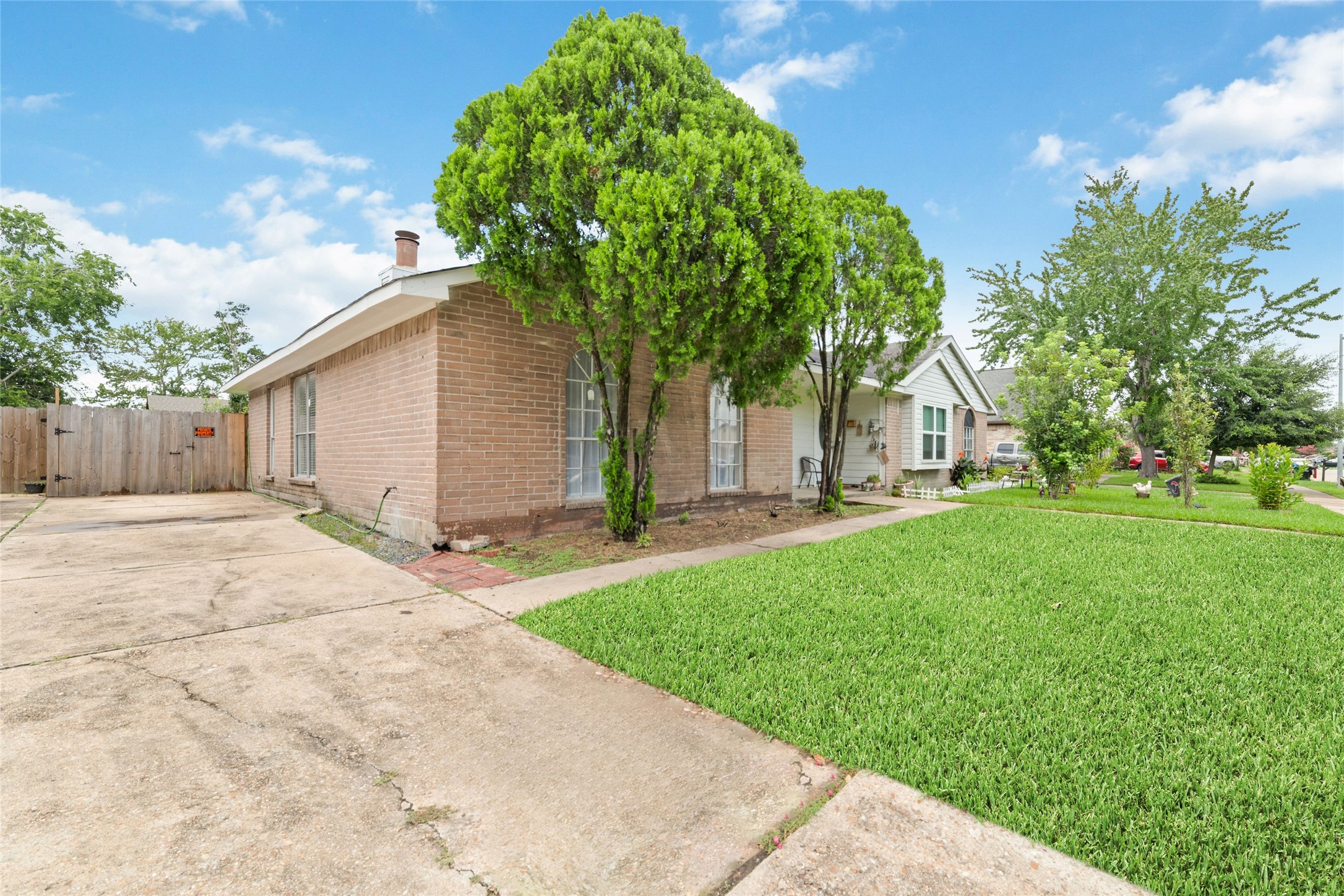 9606 Stockwell Drive Property Photo 1