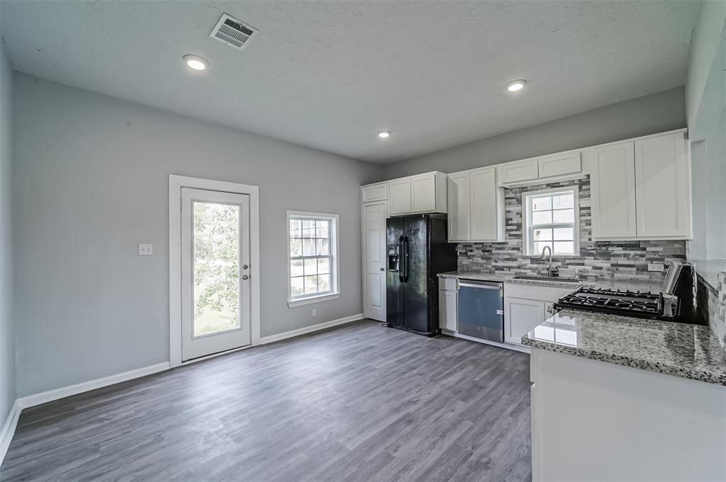 2119 67th St Street Property Photo 6