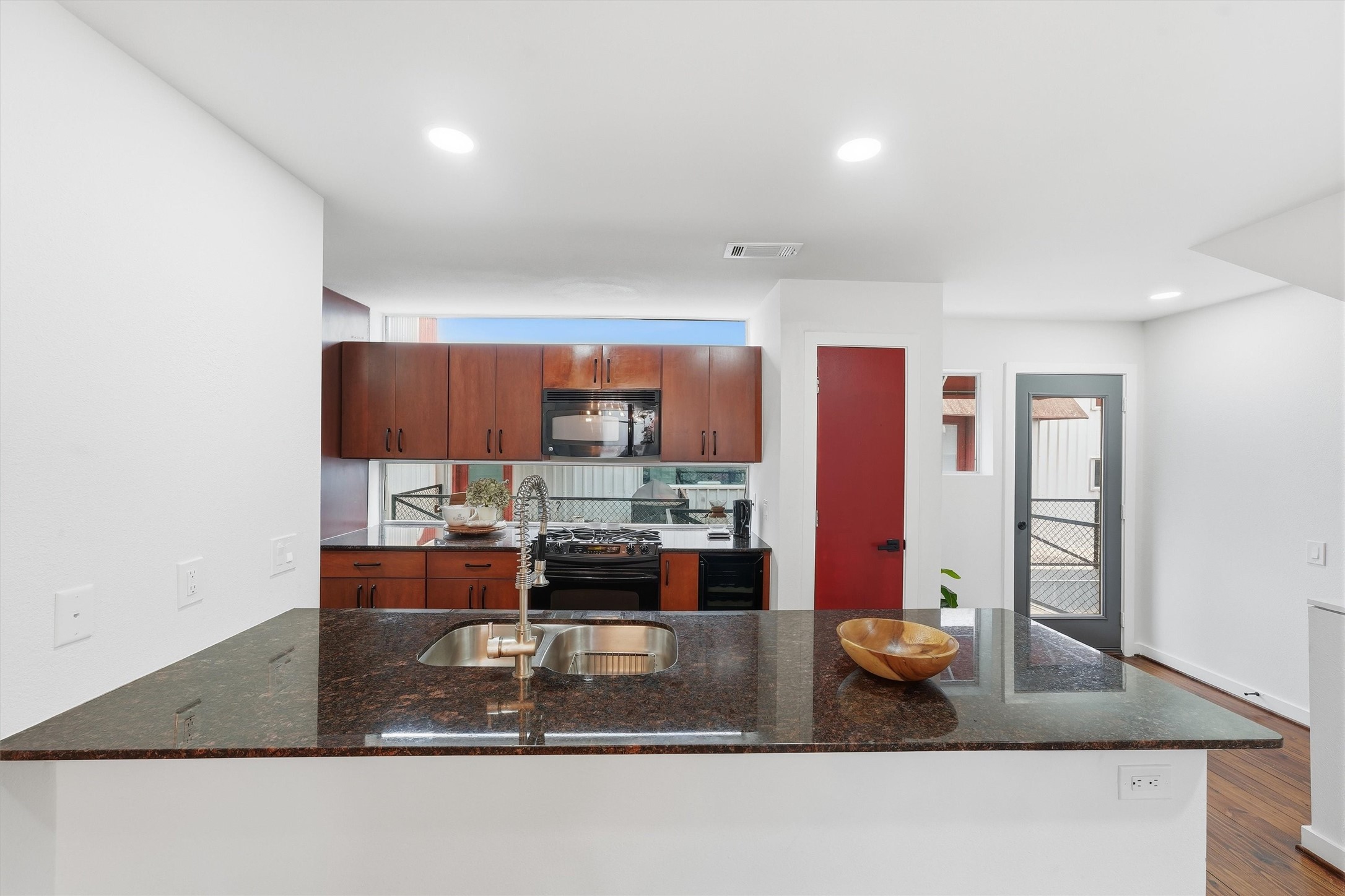 6935 Ardmore Street Property Photo 4