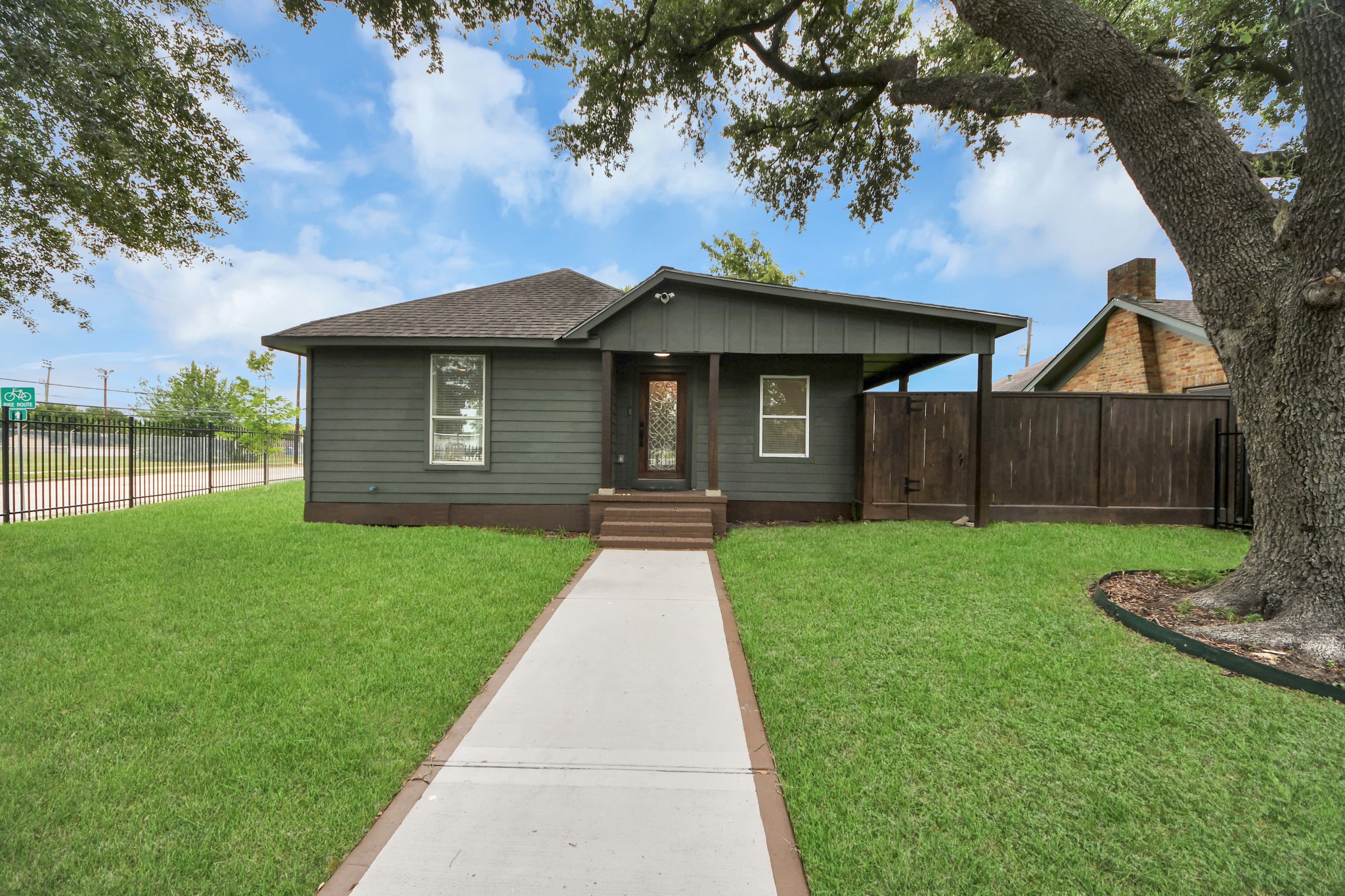1403 Munger Street Property Photo 1