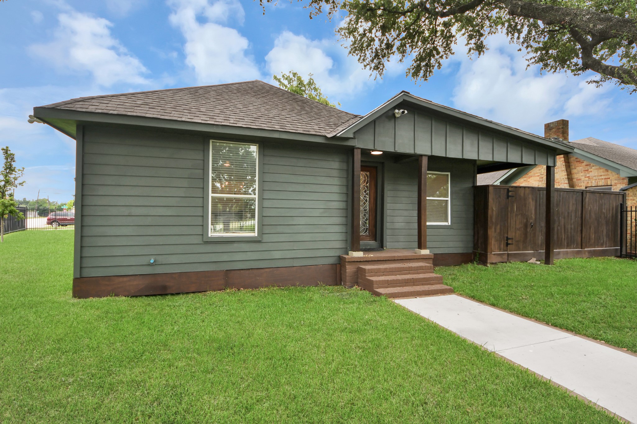1403 Munger Street Property Photo 7