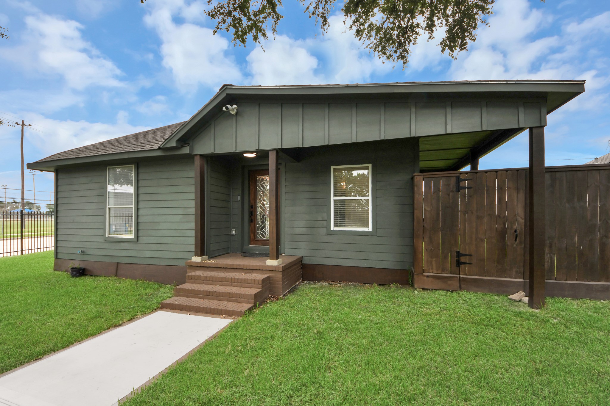 1403 Munger Street Property Photo 8