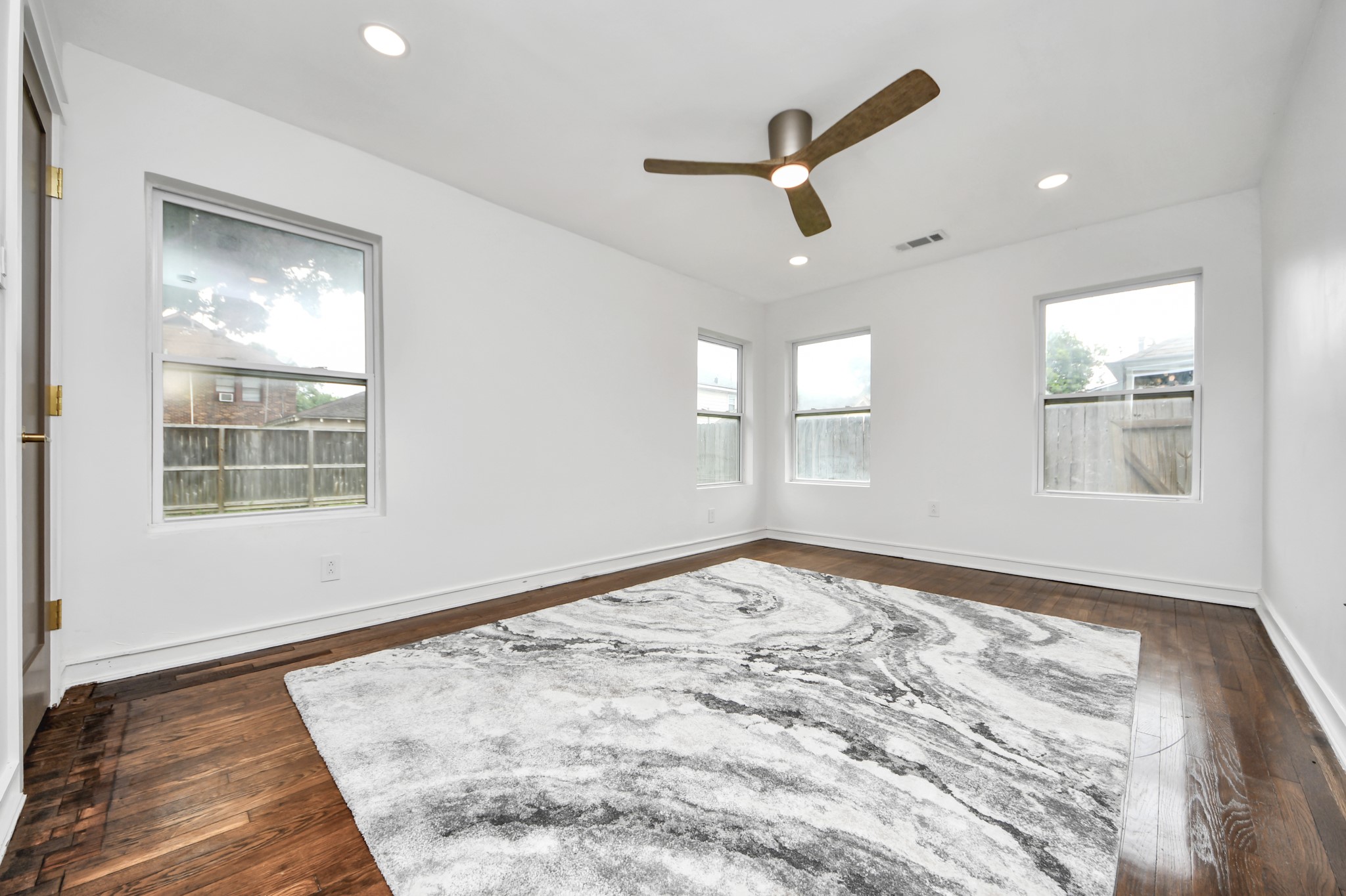 1403 Munger Street Property Photo 28