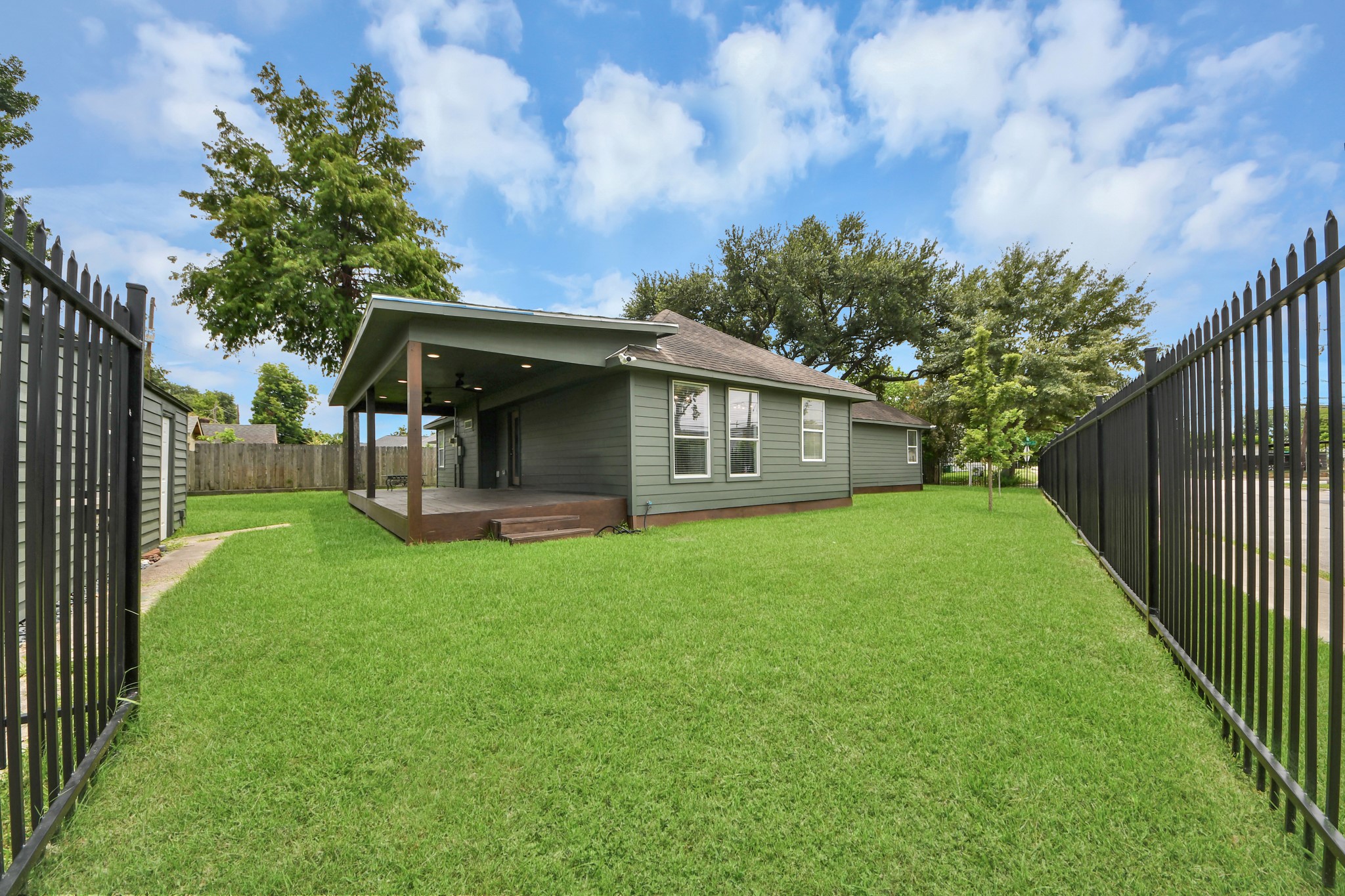 1403 Munger Street Property Photo 41