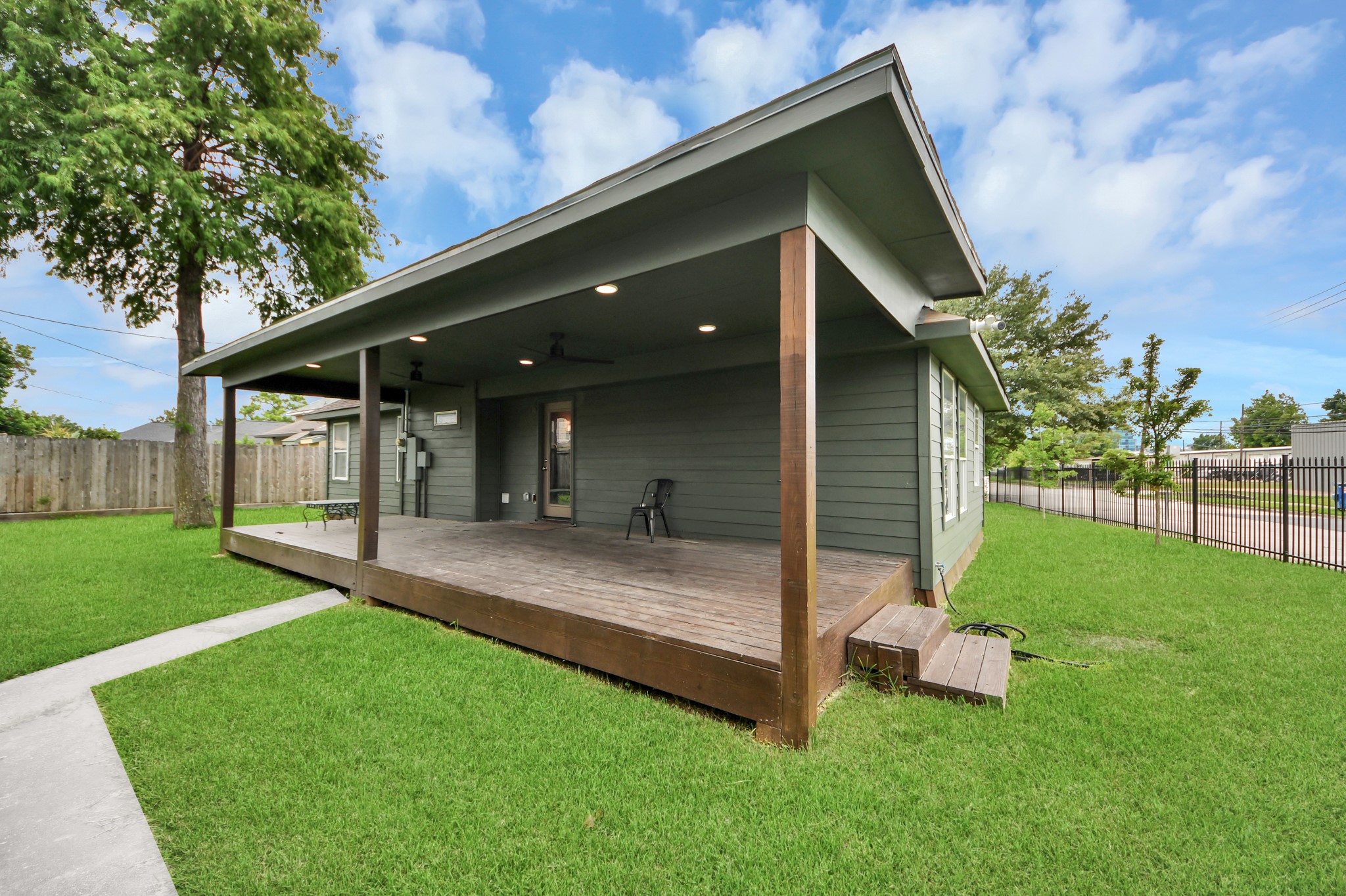1403 Munger Street Property Photo 48