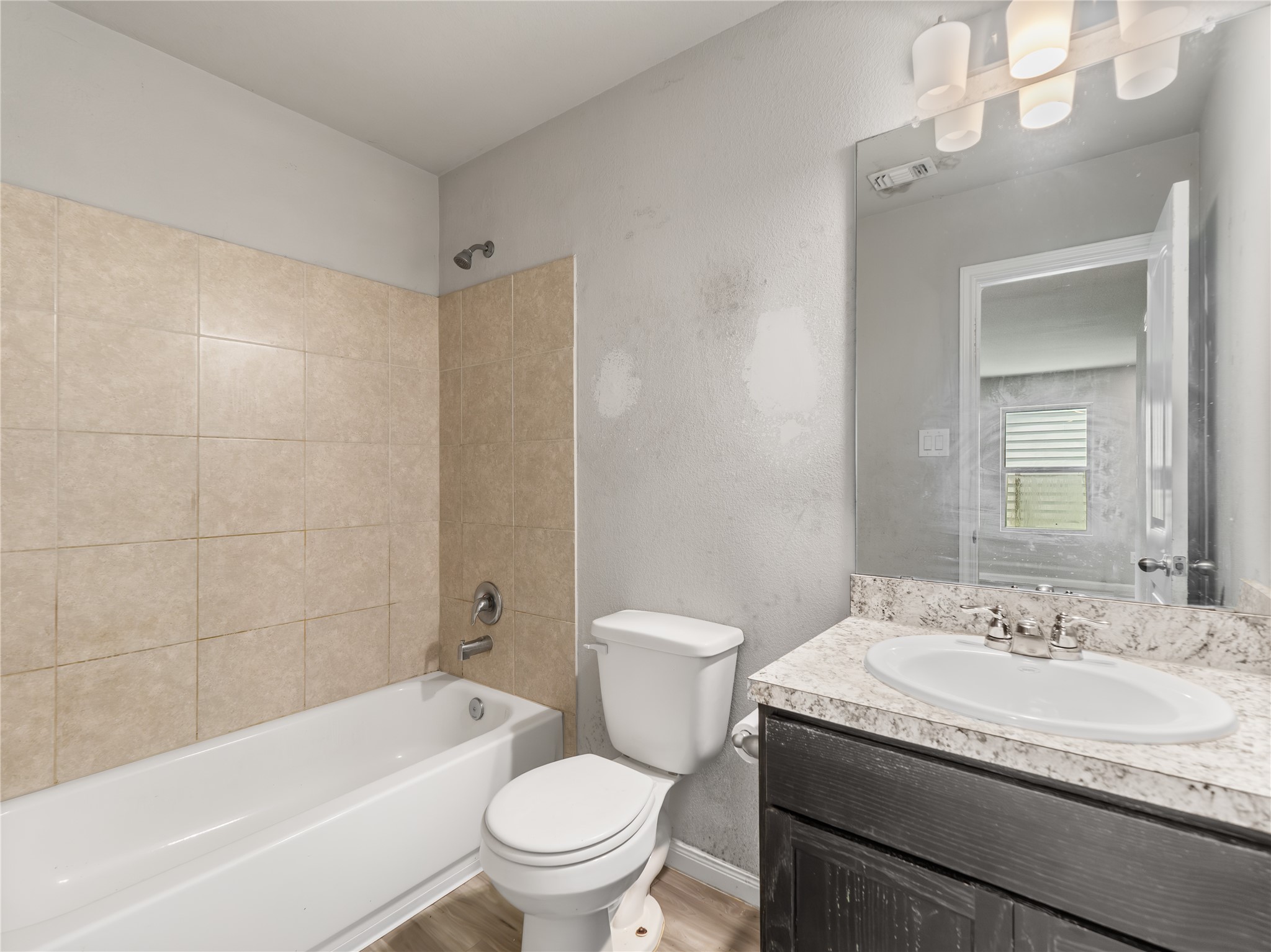 1509 Avenue A Property Photo 10
