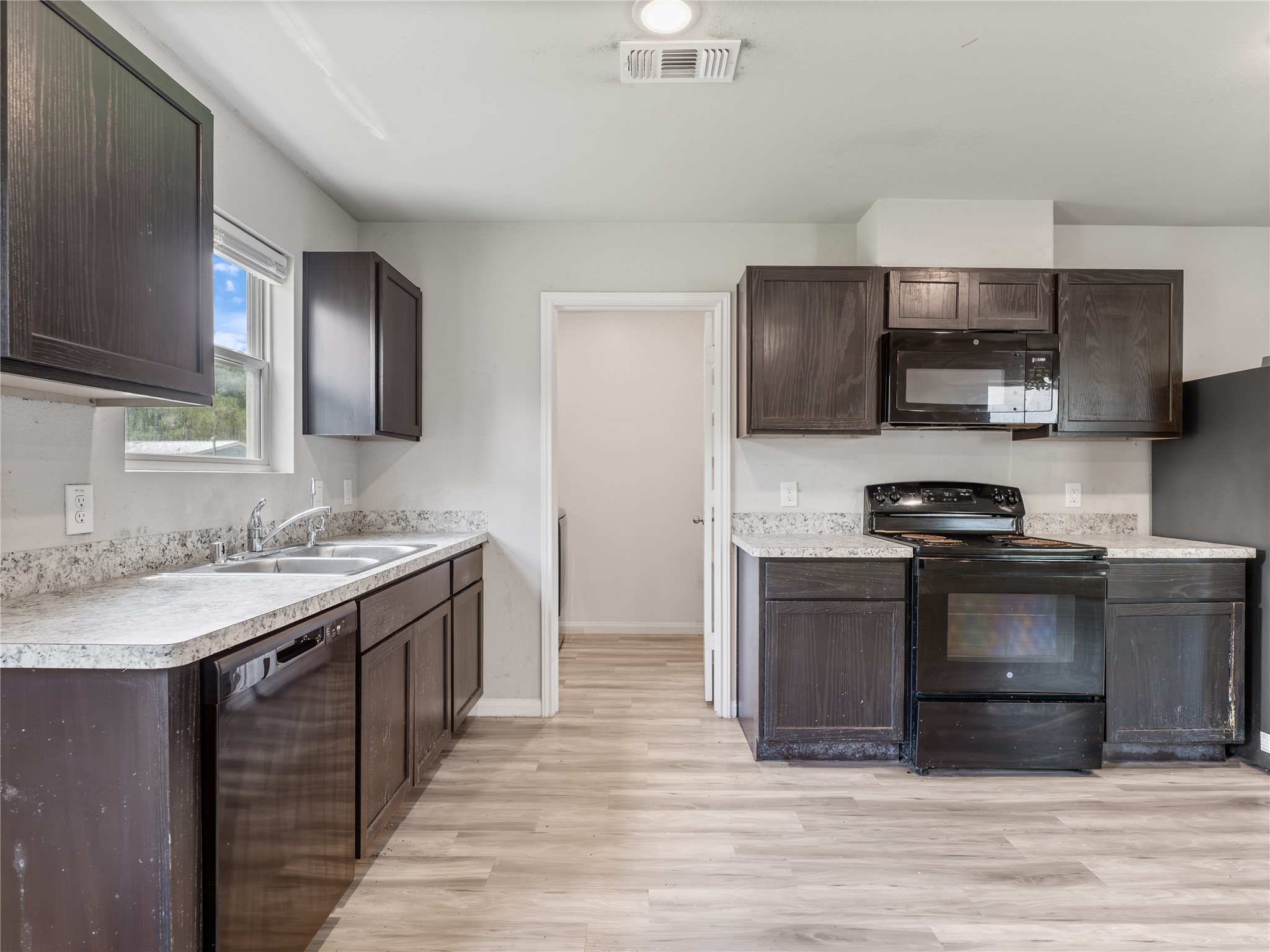 1509 Avenue A Property Photo 13