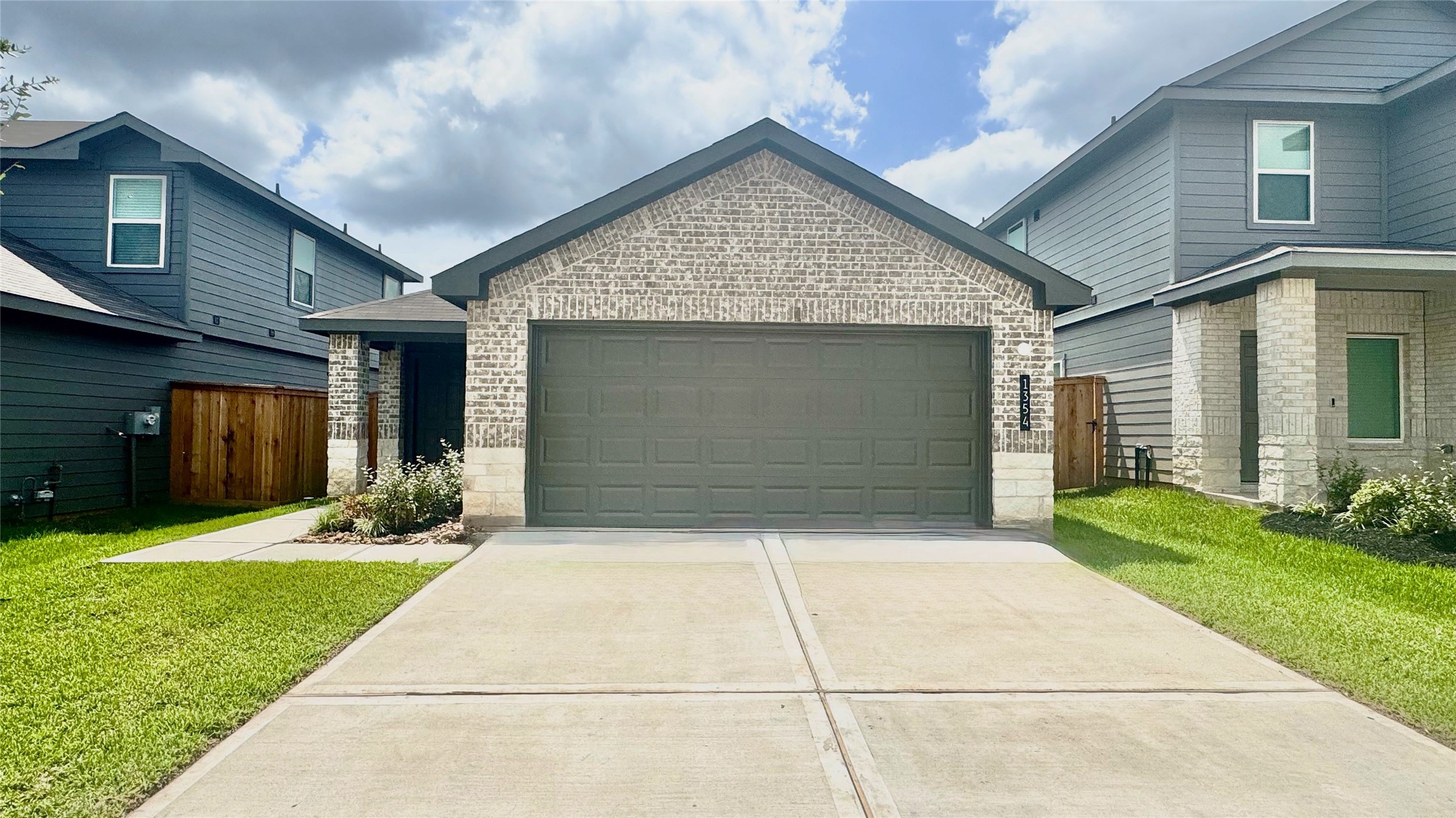 1354 Heather Rosewood Lane Property Photo