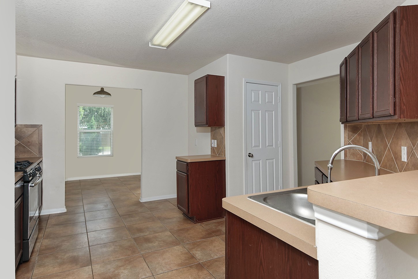 9960 Hyacinth Way Property Photo 5