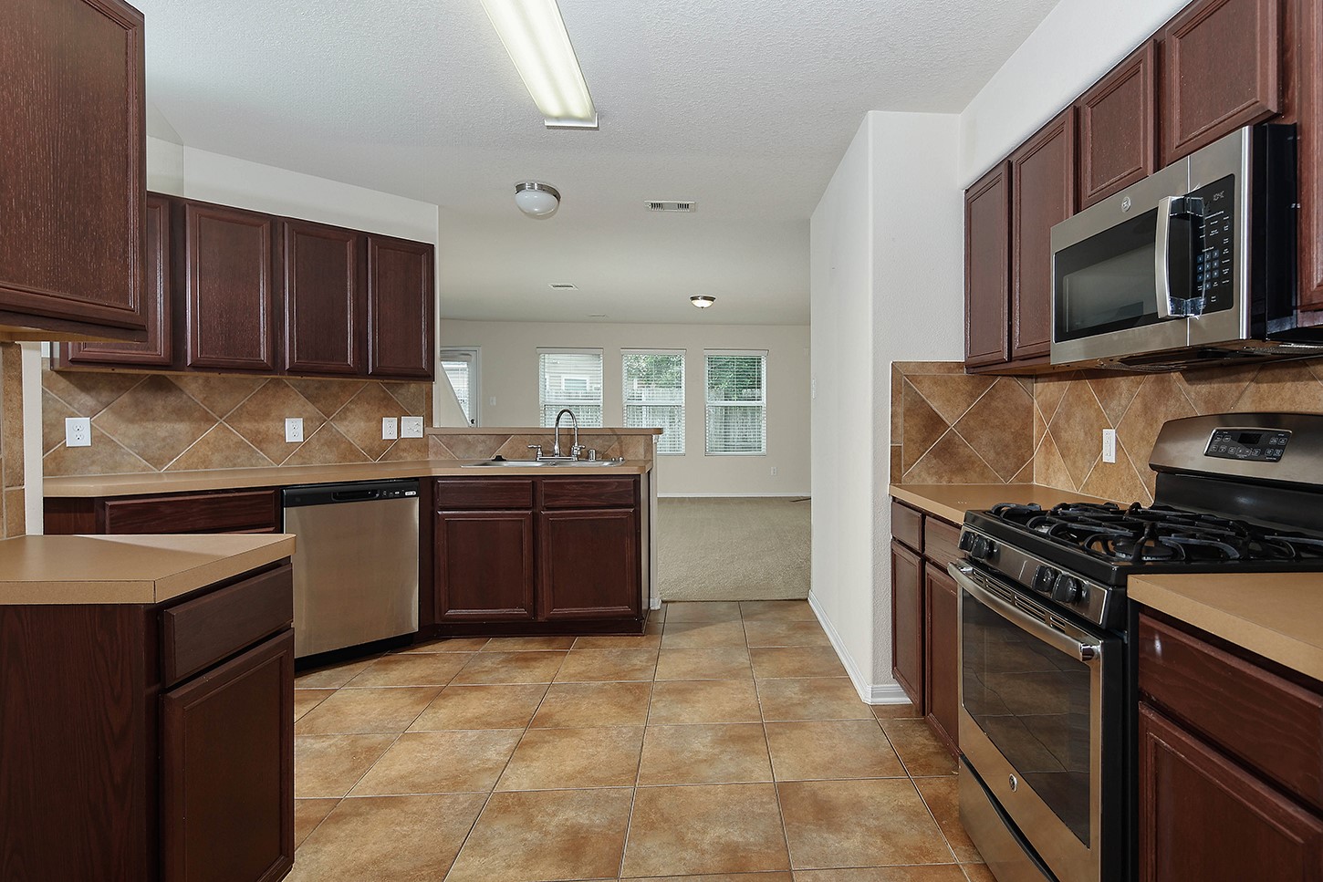 9960 Hyacinth Way Property Photo 6