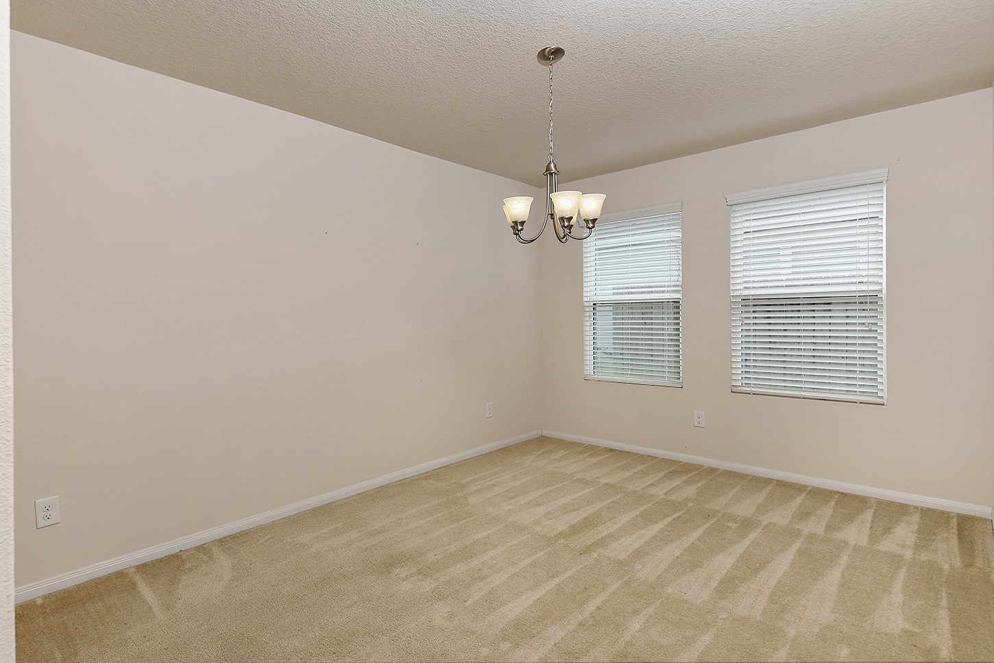 9960 Hyacinth Way Property Photo 7