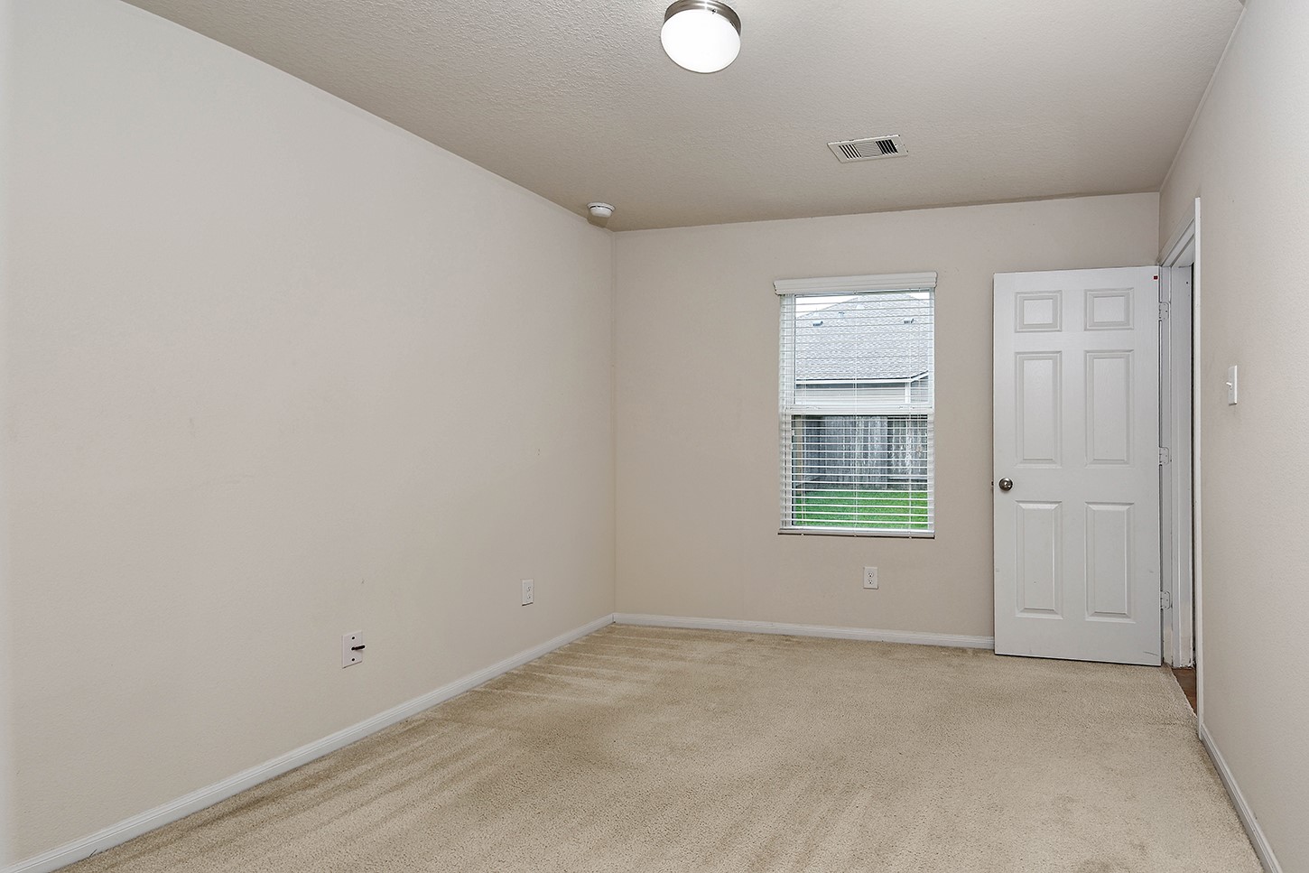 9960 Hyacinth Way Property Photo 9
