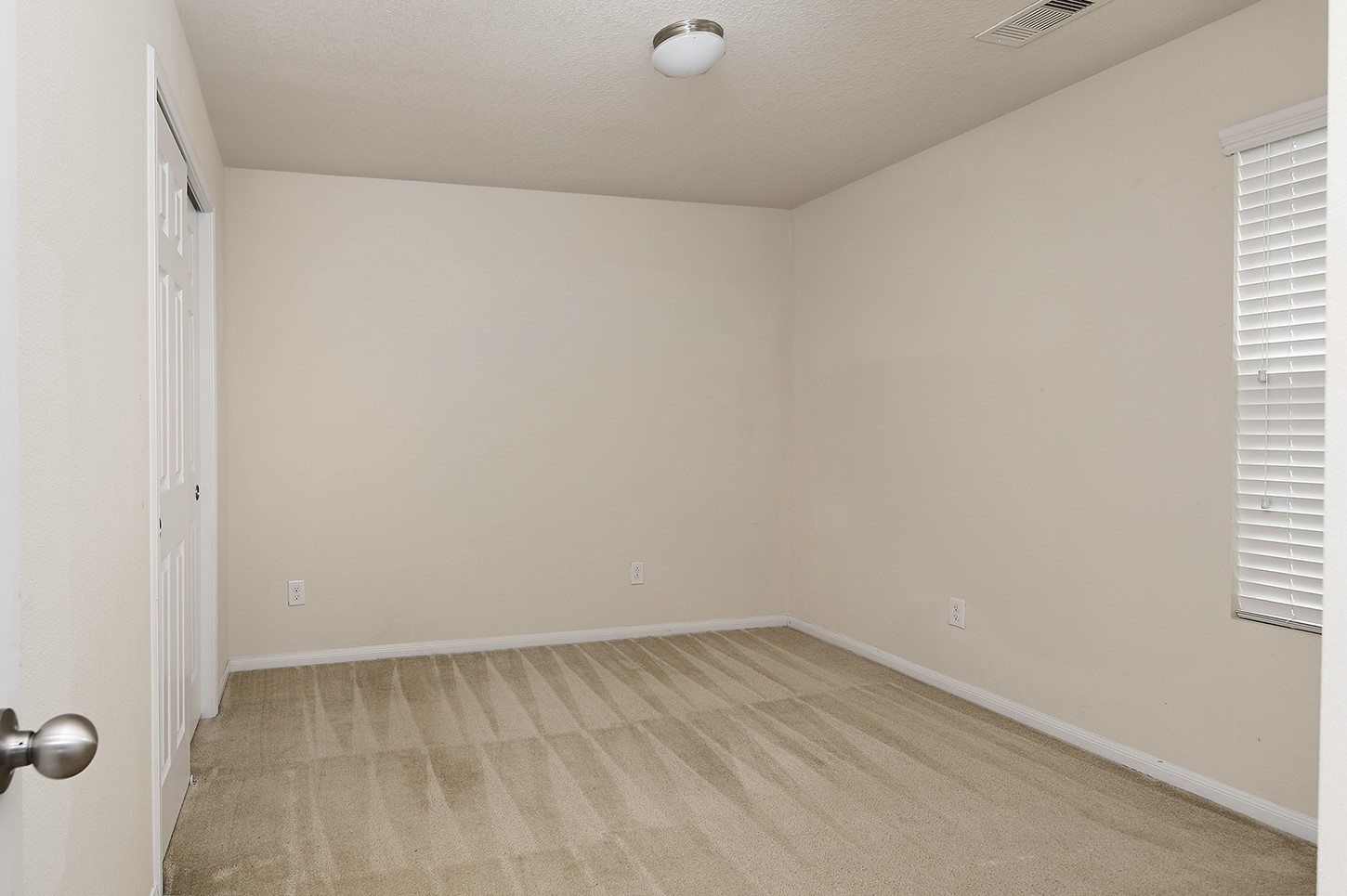 9960 Hyacinth Way Property Photo 12