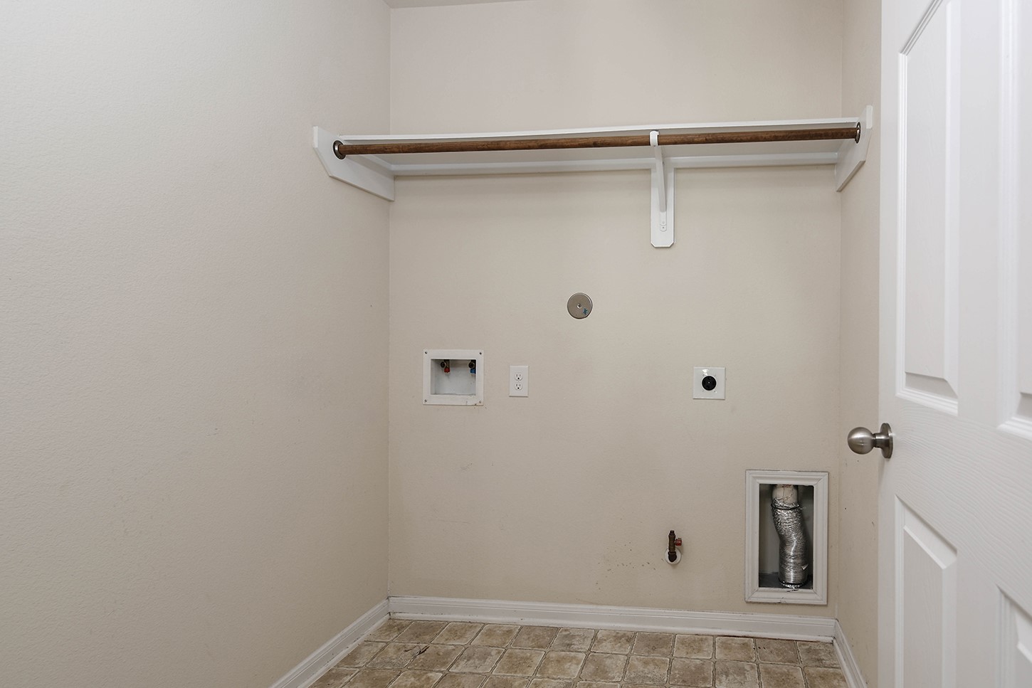 9960 Hyacinth Way Property Photo 14