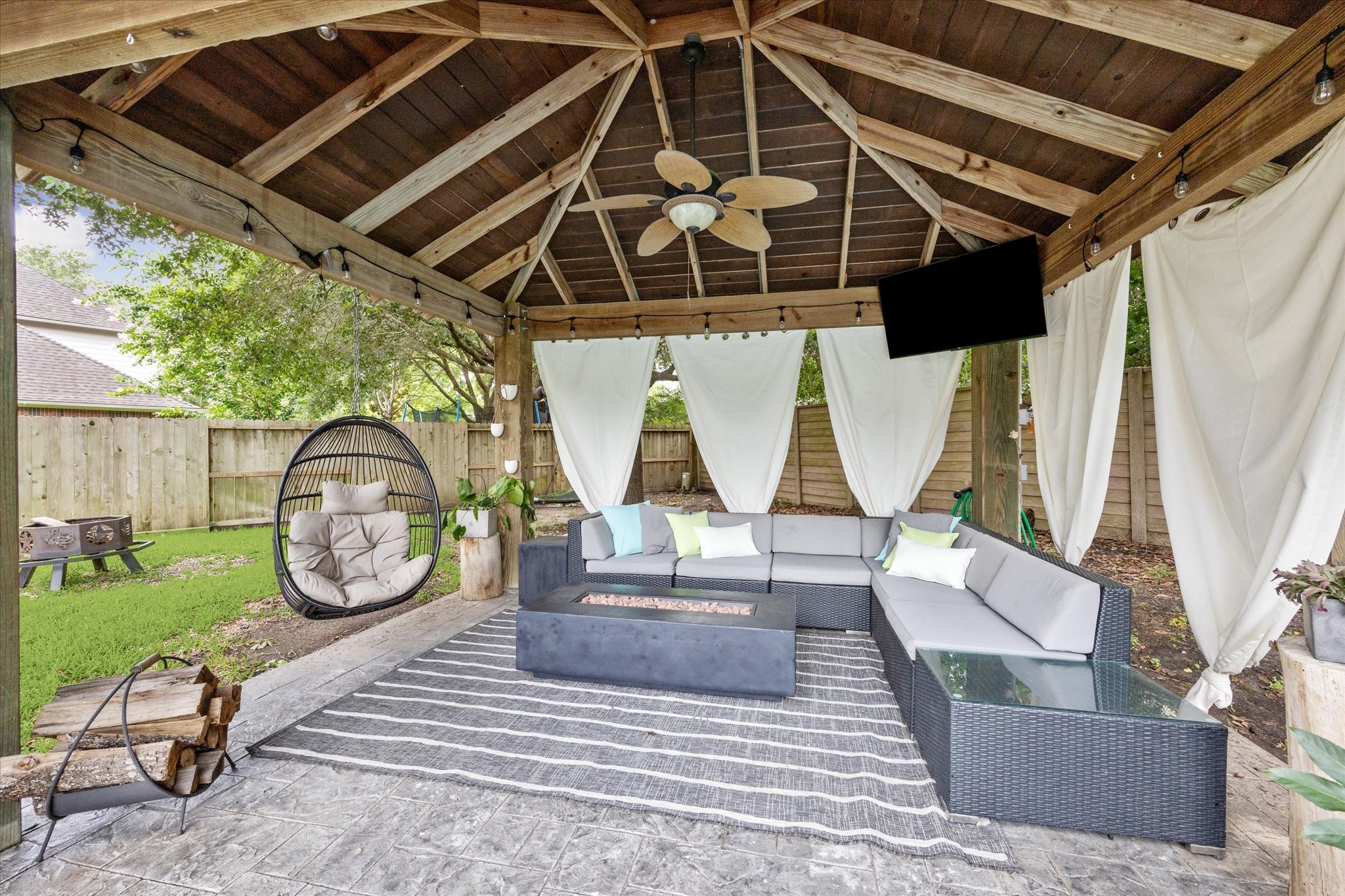 21526 Ivy Blossom Lane Property Photo 4