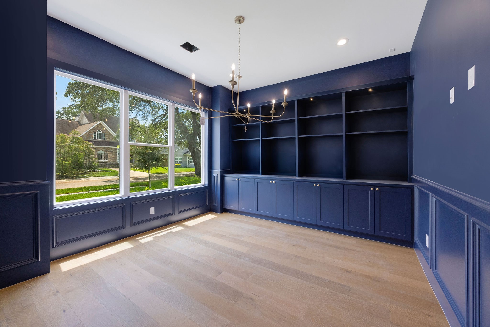 1726 Saxon Drive Property Photo 3