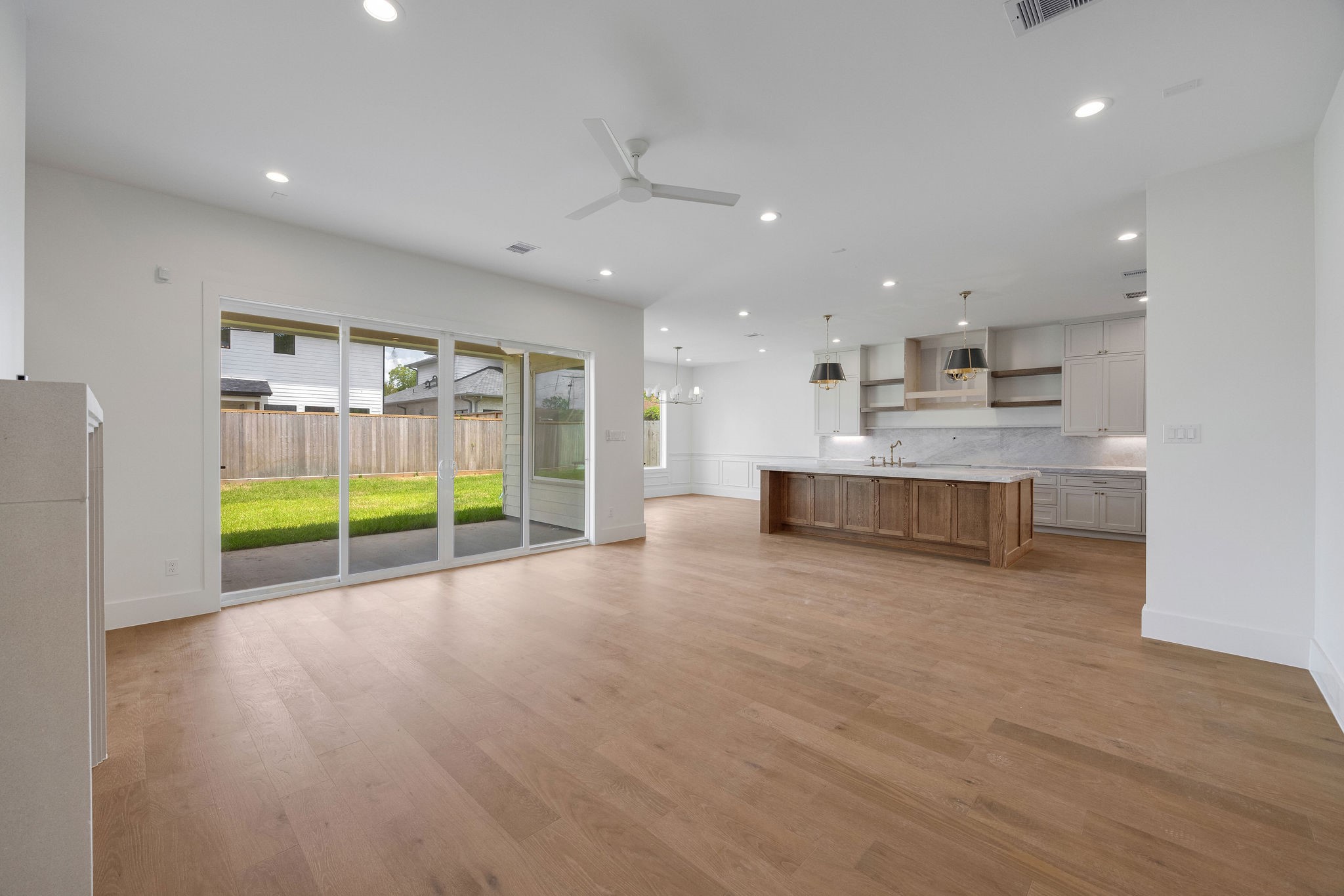 1726 Saxon Drive Property Photo 4