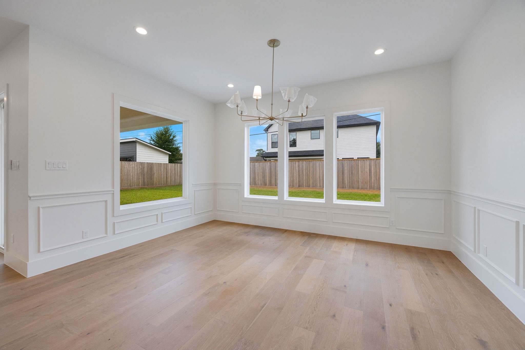 1726 Saxon Drive Property Photo 8