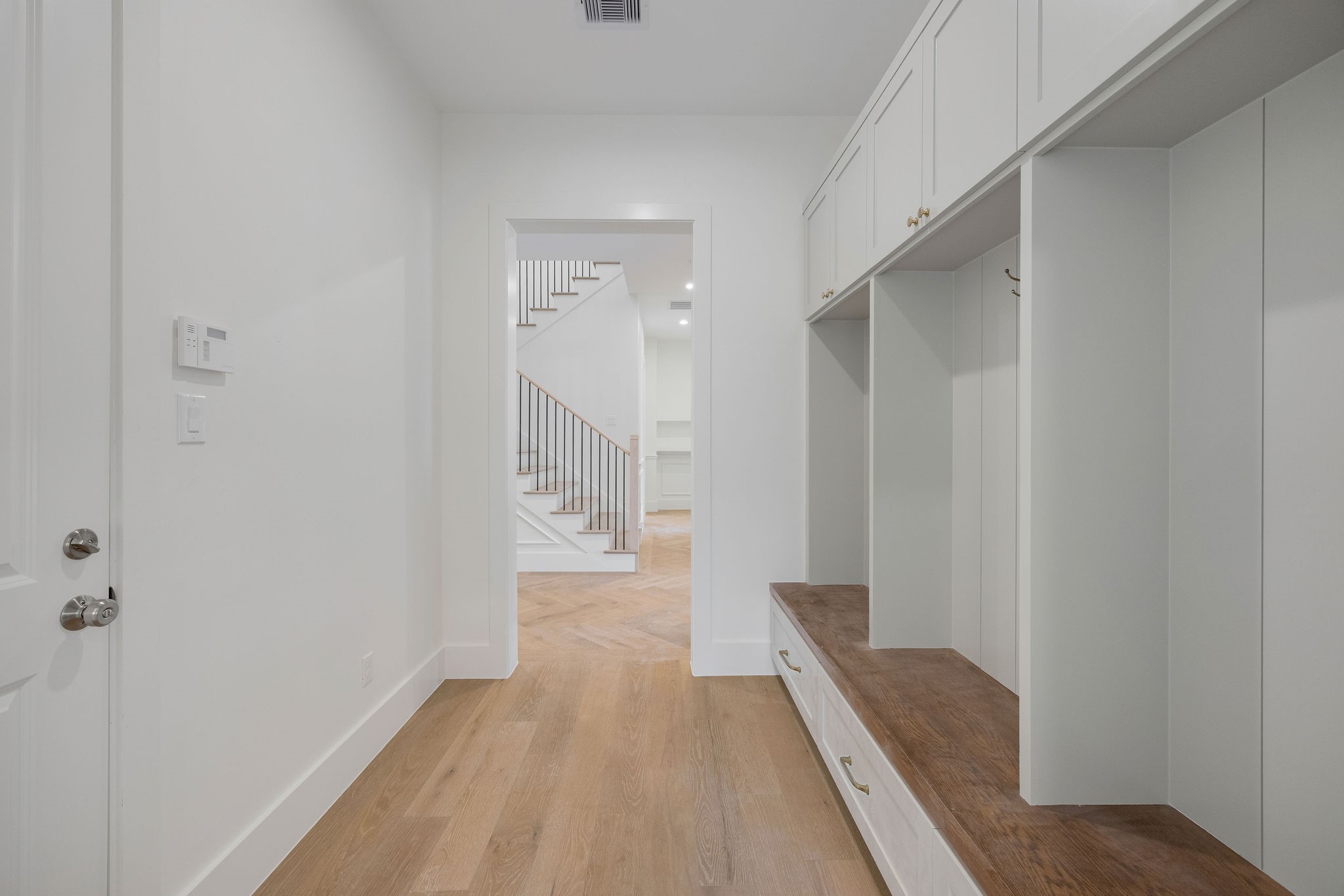 1726 Saxon Drive Property Photo 12