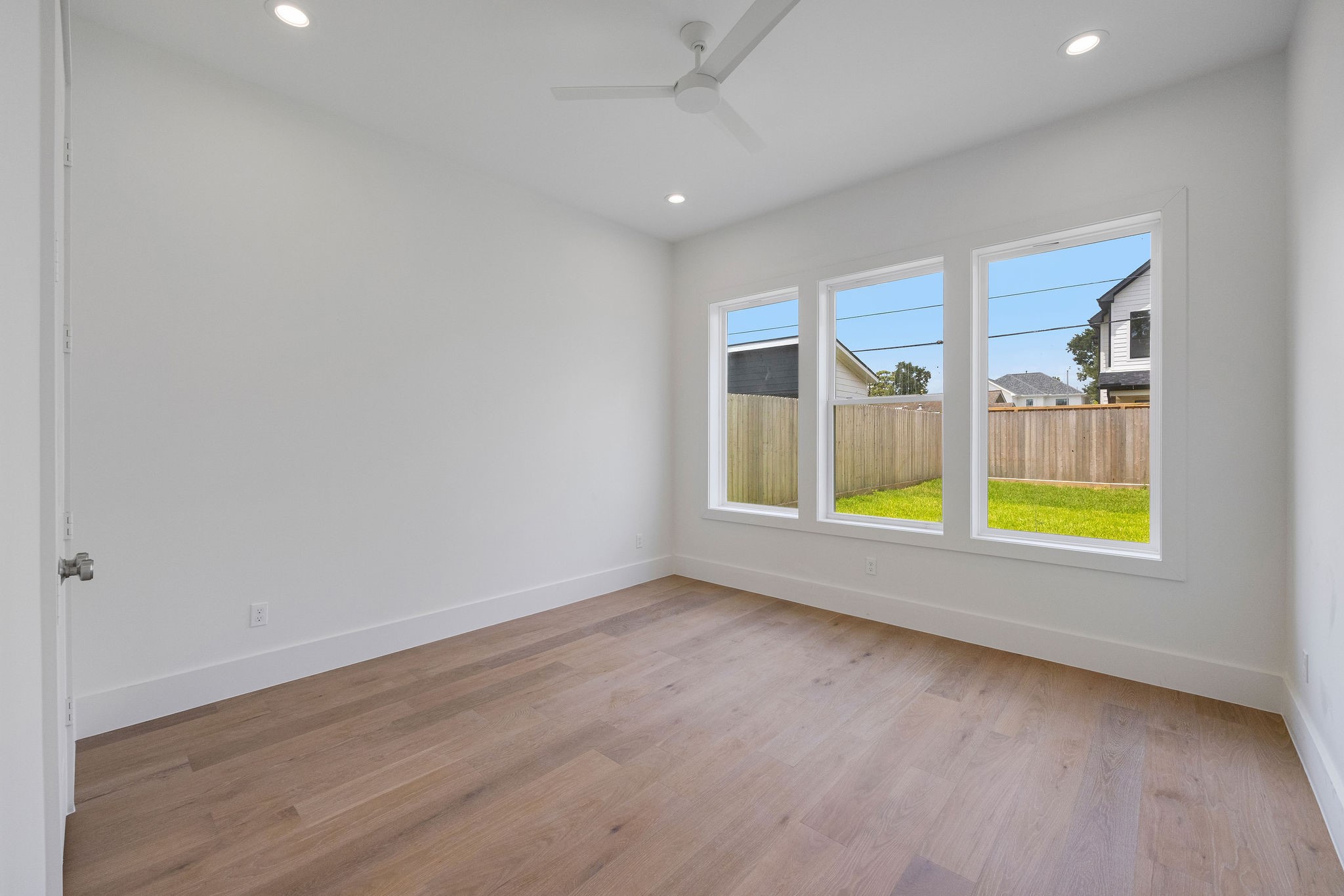 1726 Saxon Drive Property Photo 14