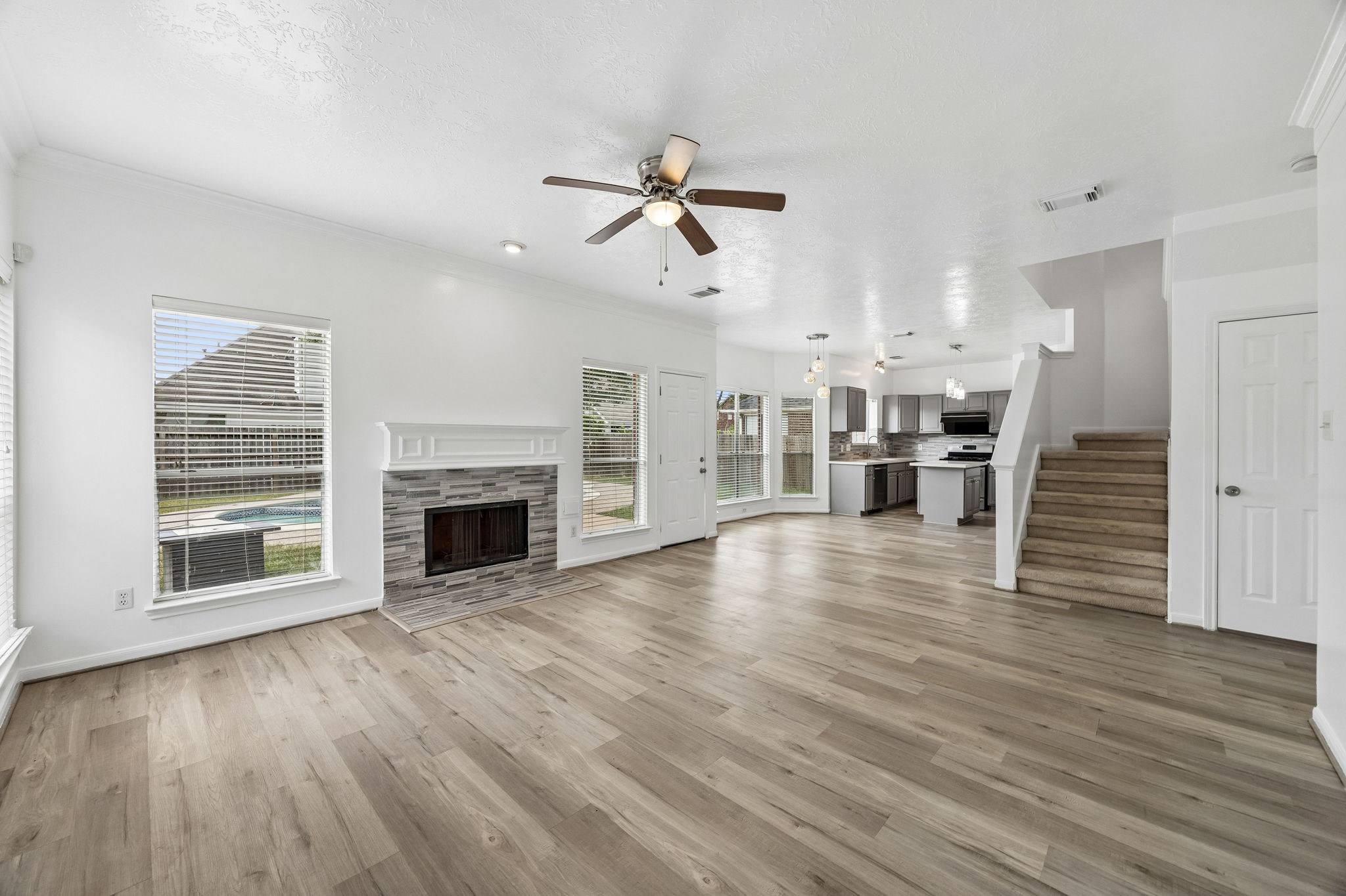 12206 Meadow Park Court Property Photo 2