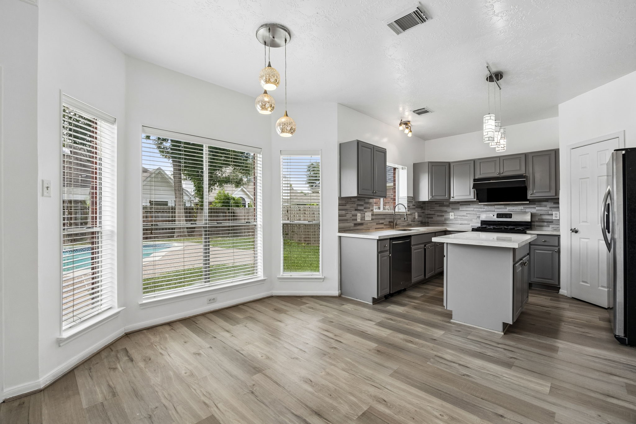 12206 Meadow Park Court Property Photo 4