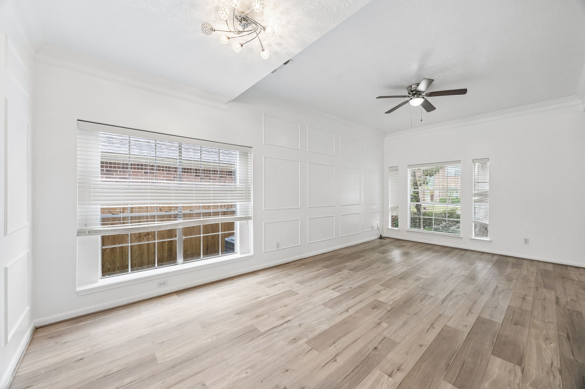 12206 Meadow Park Court Property Photo 24