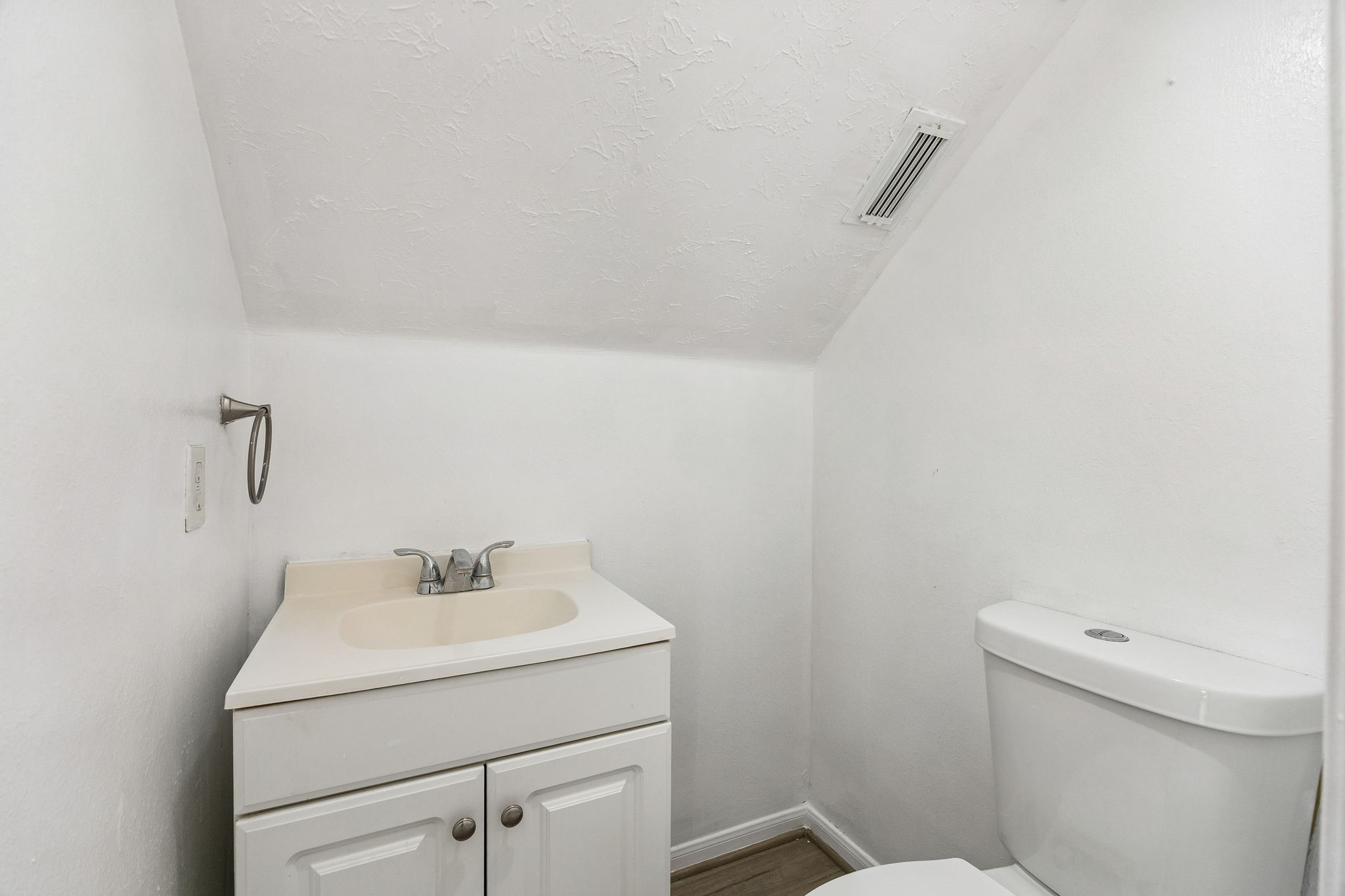 12206 Meadow Park Court Property Photo 28