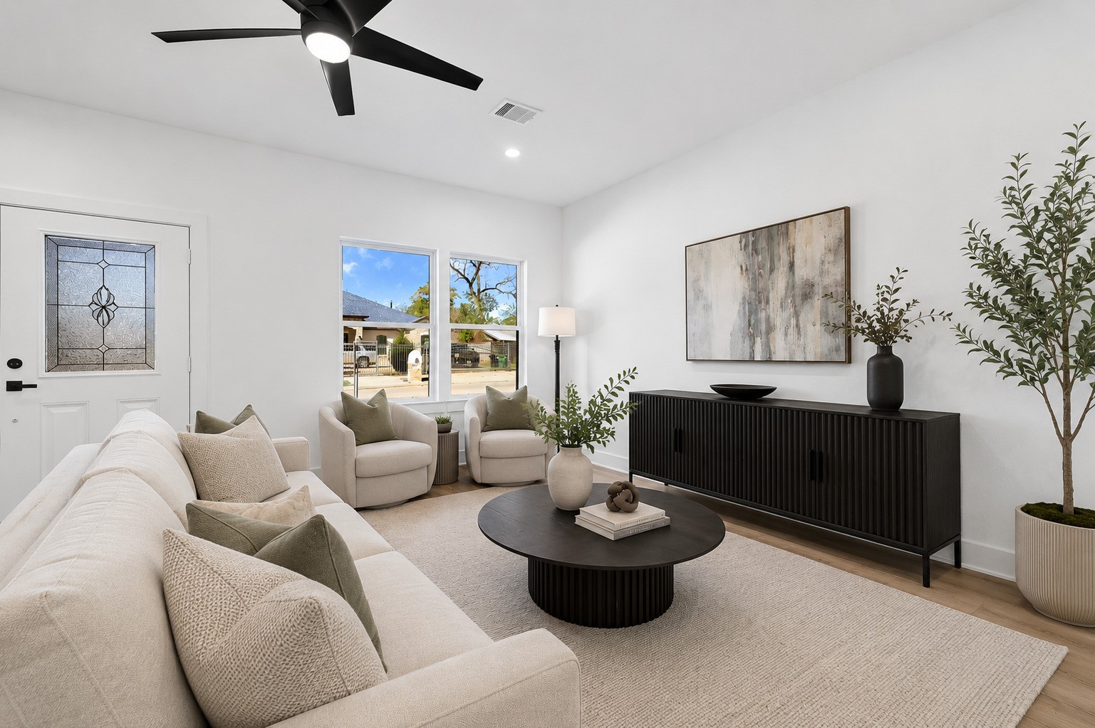 2511 Garapan Street Property Photo 6