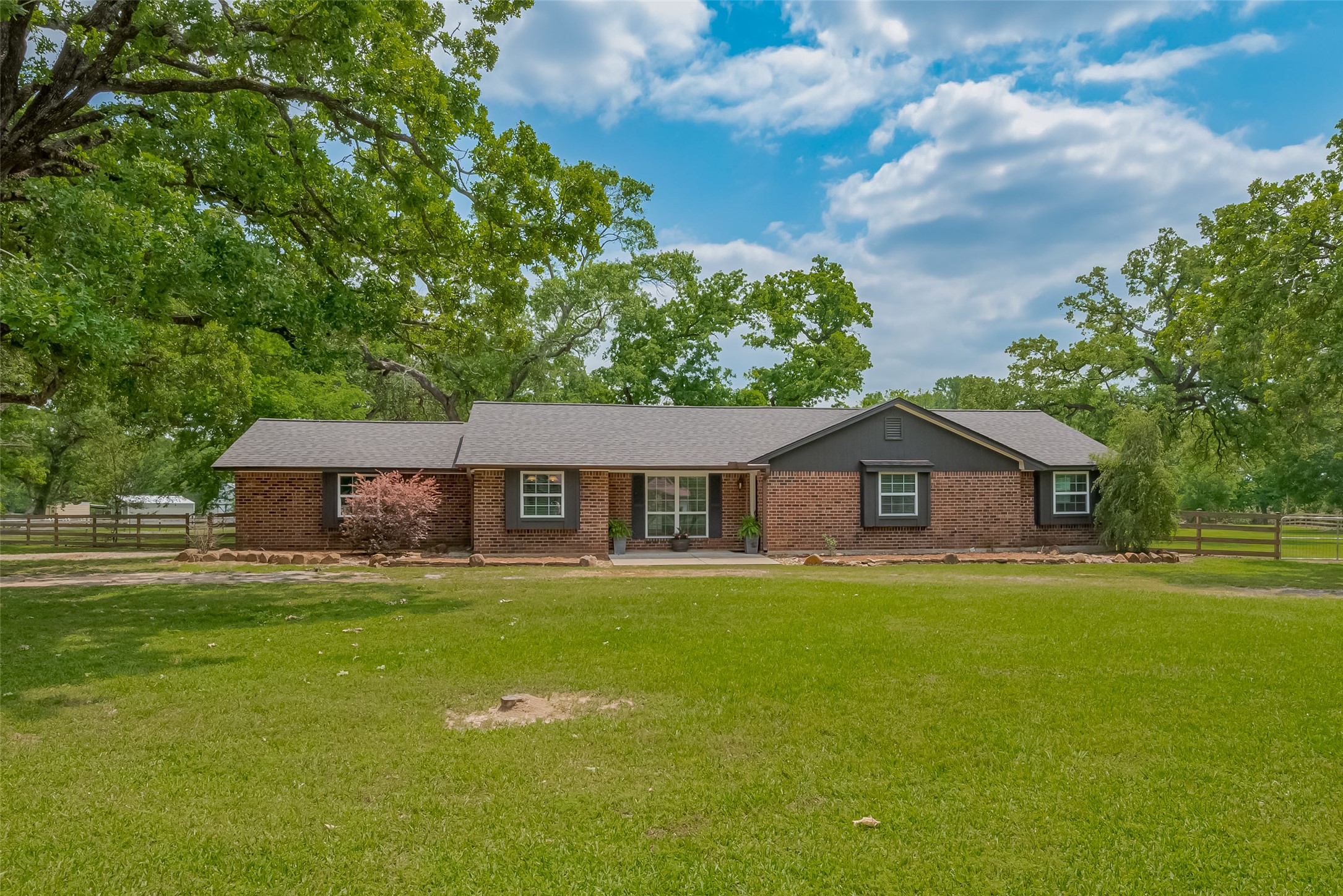 8 Riverwood Lane