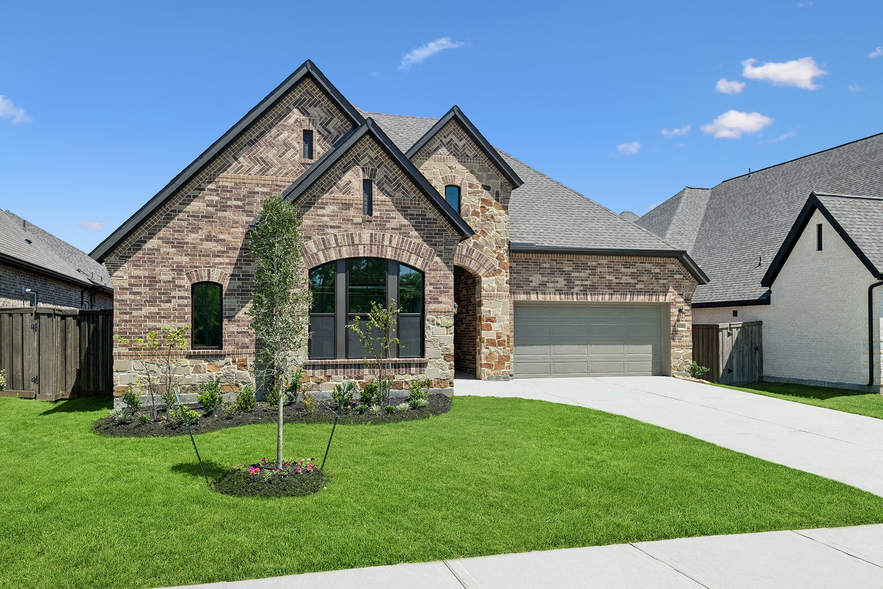 12222 Grassy Bend Drive Property Photo 2