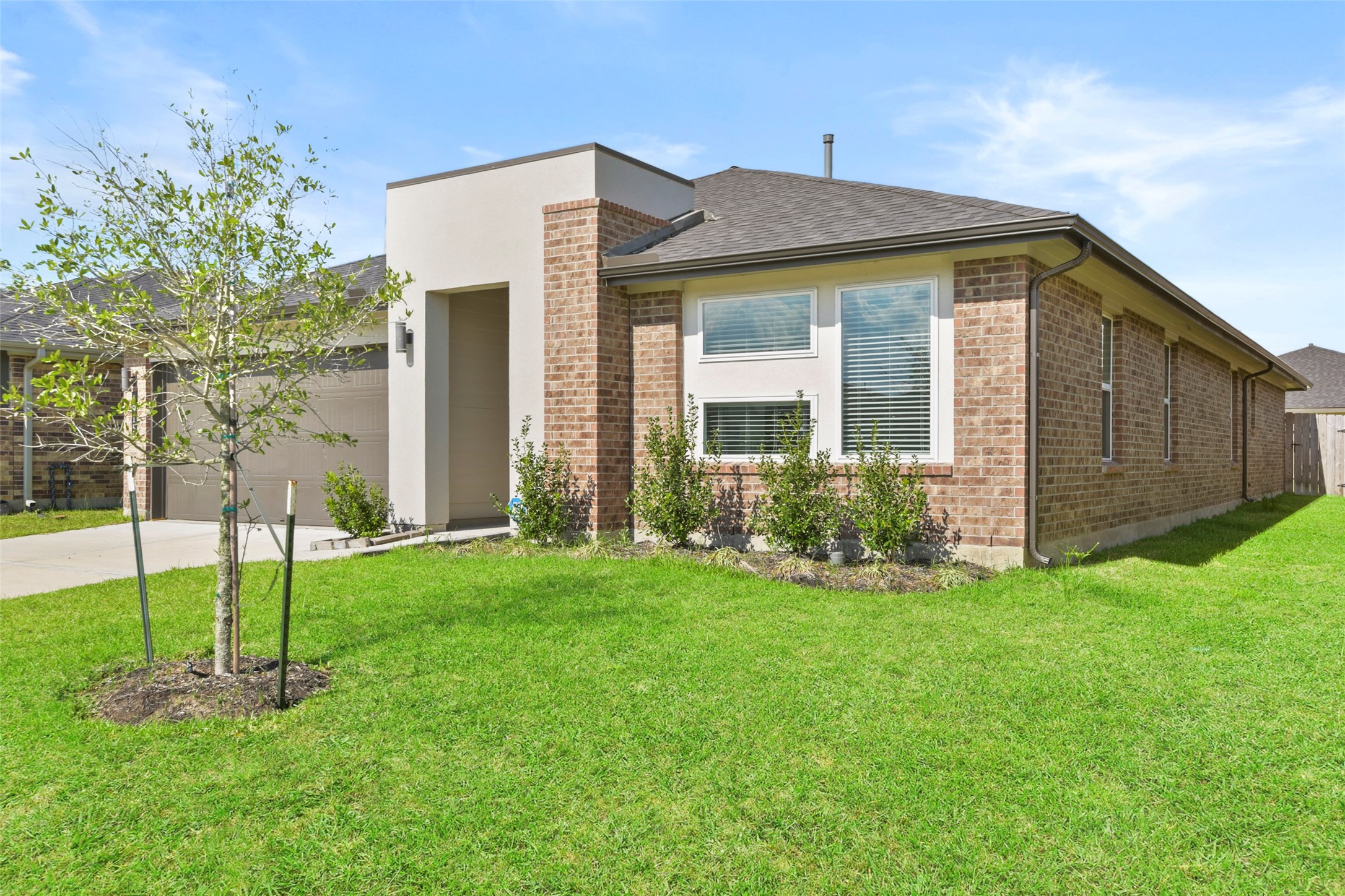 7915 Murciana Drive Property Photo 3